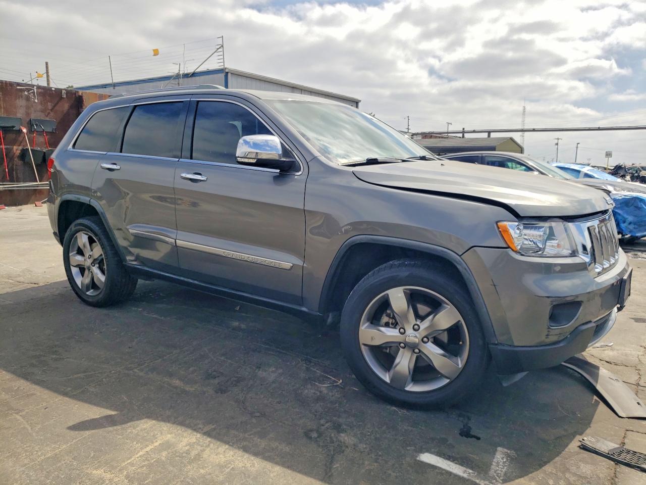 2011 Jeep Grand Cherokee Overland Gray vin: 1J4RS6GG8BC739538