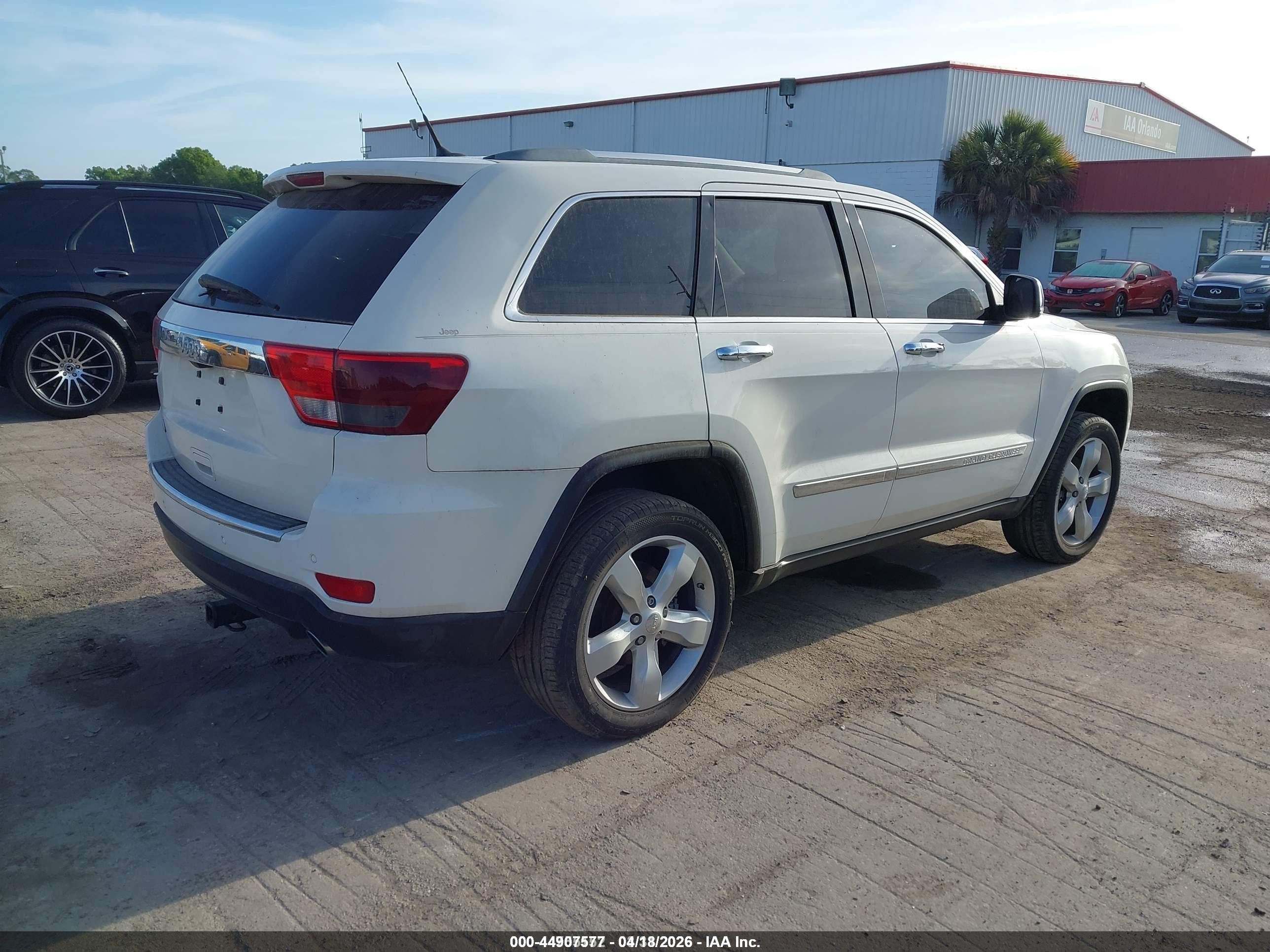 2011 Jeep Grand Cherokee Overland White vin: 1J4RS6GT7BC534015