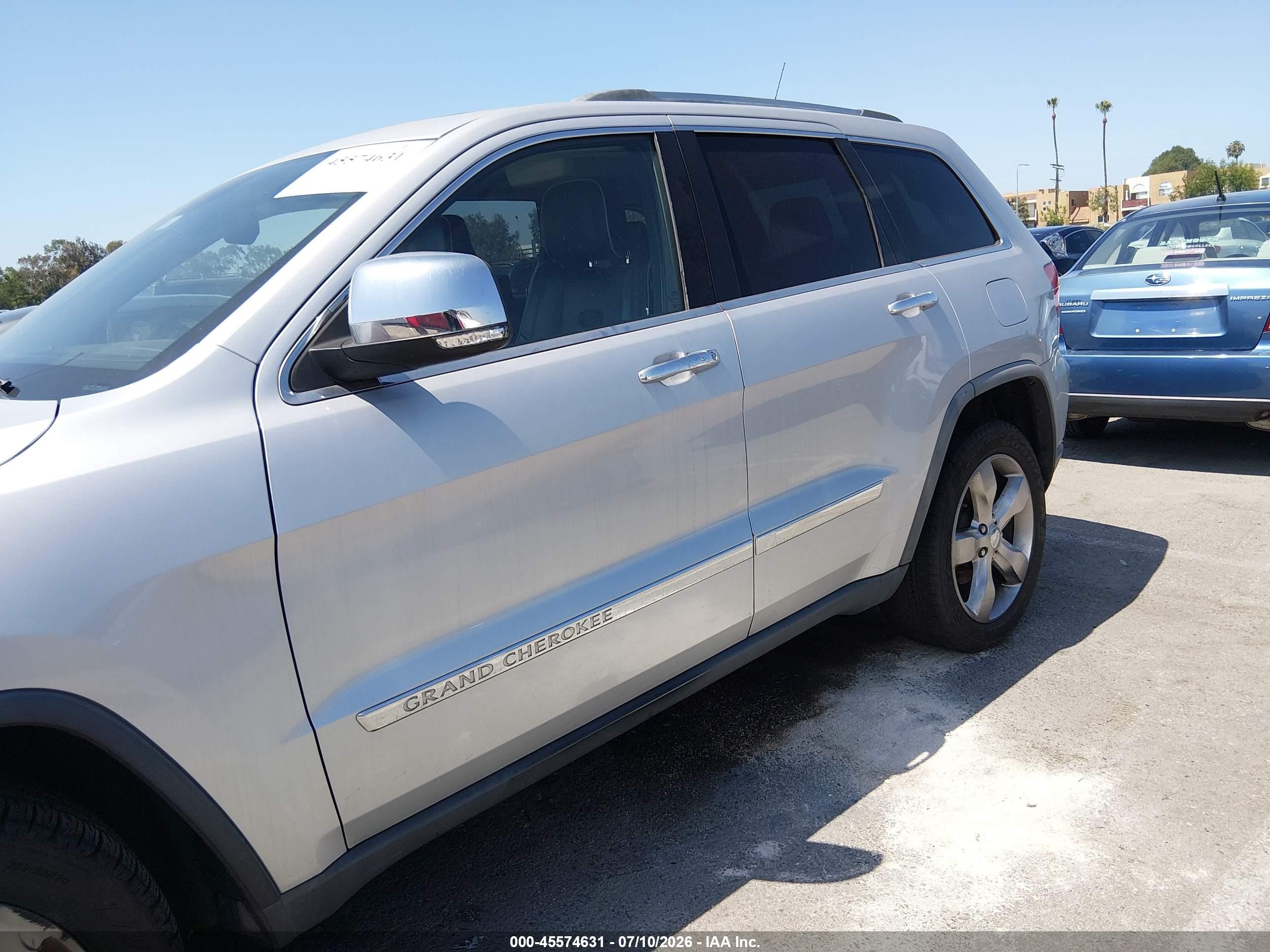 2011 Jeep Grand Cherokee Overland Silver vin: 1J4RS6GT8BC515912