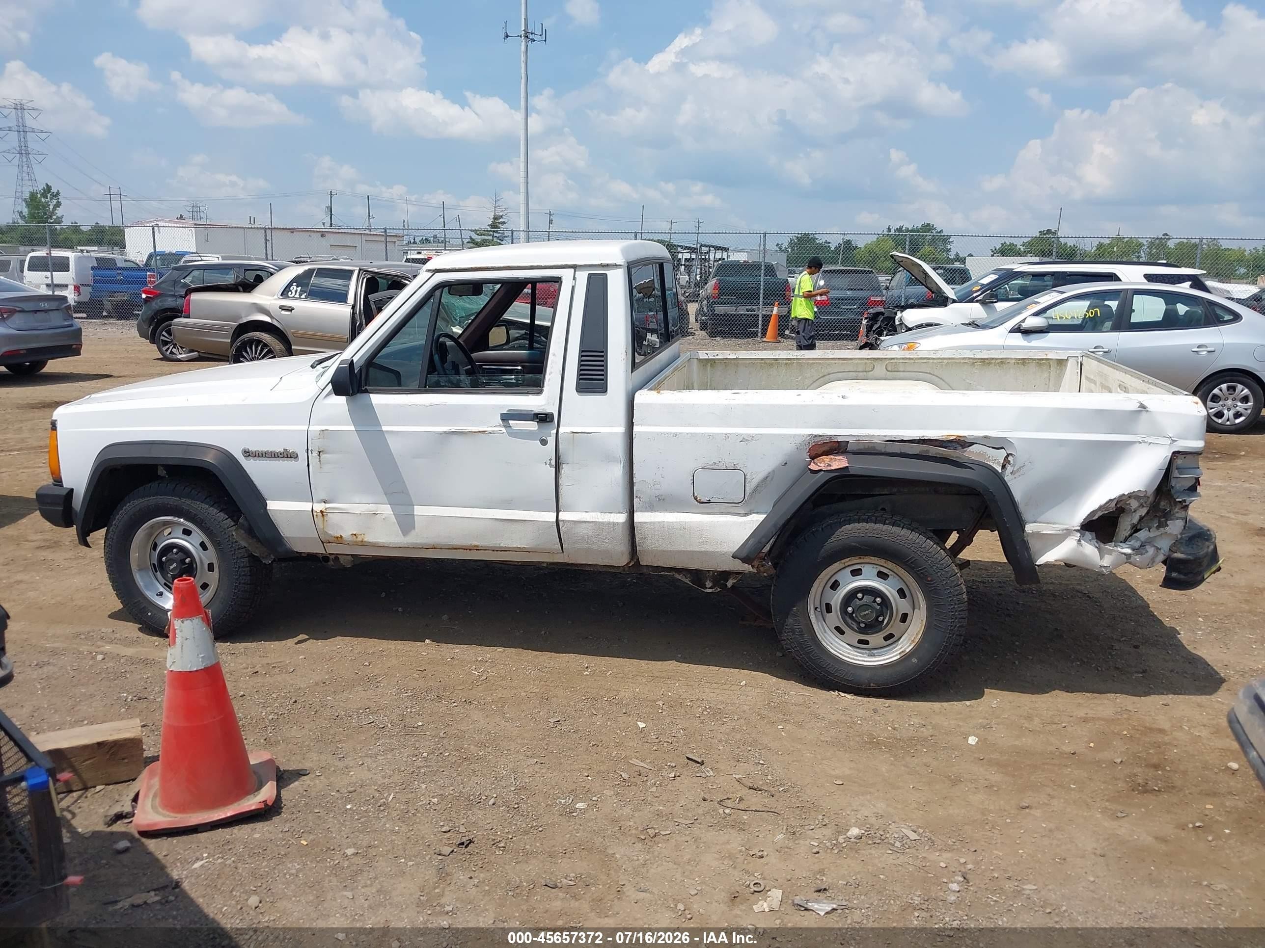 1989 Jeep Comanche   Белый vin: 1J7FT26E6KL545716