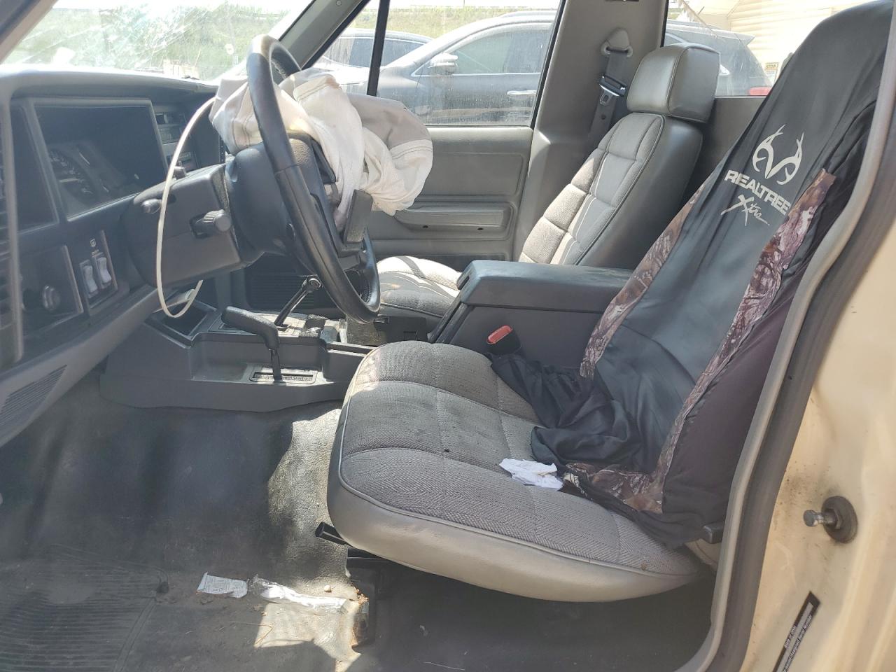 1989 Jeep Comanche    Желто-коричневый vin: 1J7FT26E7KL472842