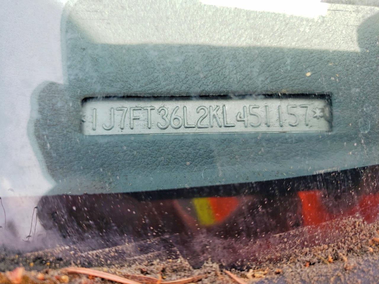 1989 Jeep Comanche Pioneer Blue vin: 1J7FT36L2KL451157