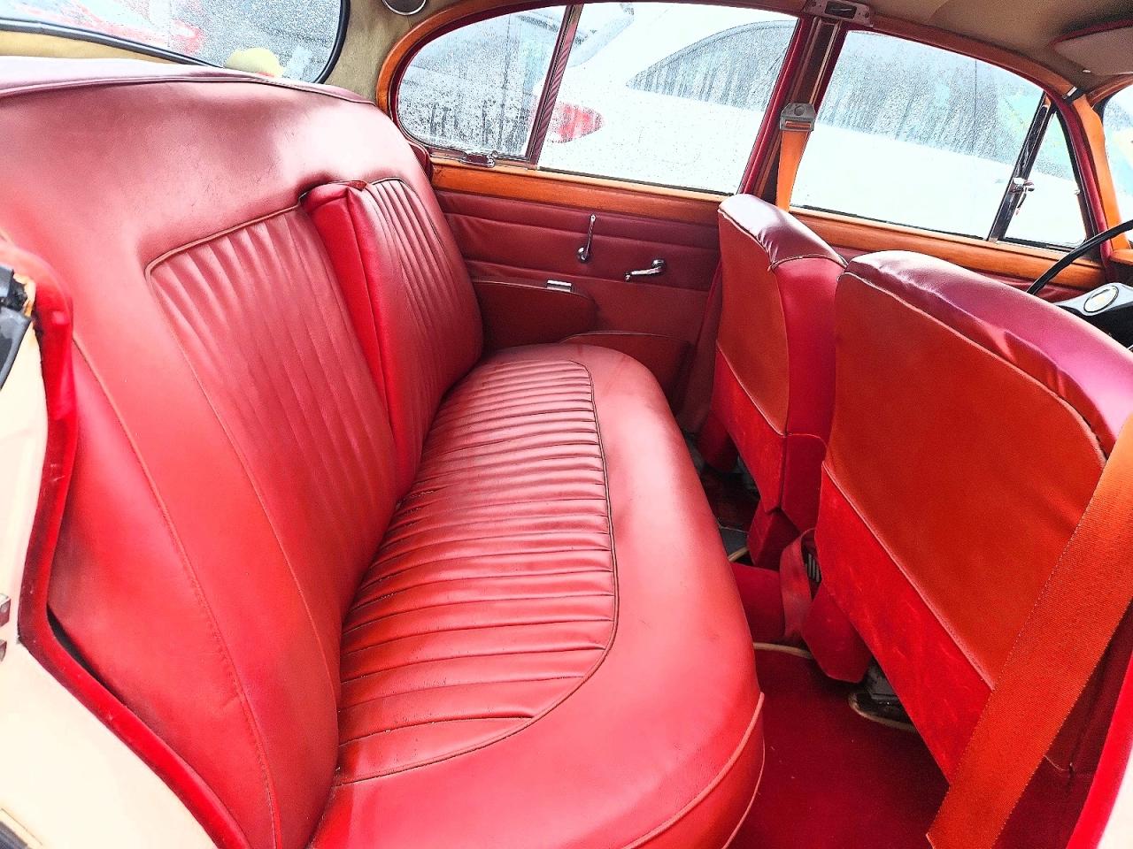 1969 Jaguar Mark Ii White vin: 1J80167BW