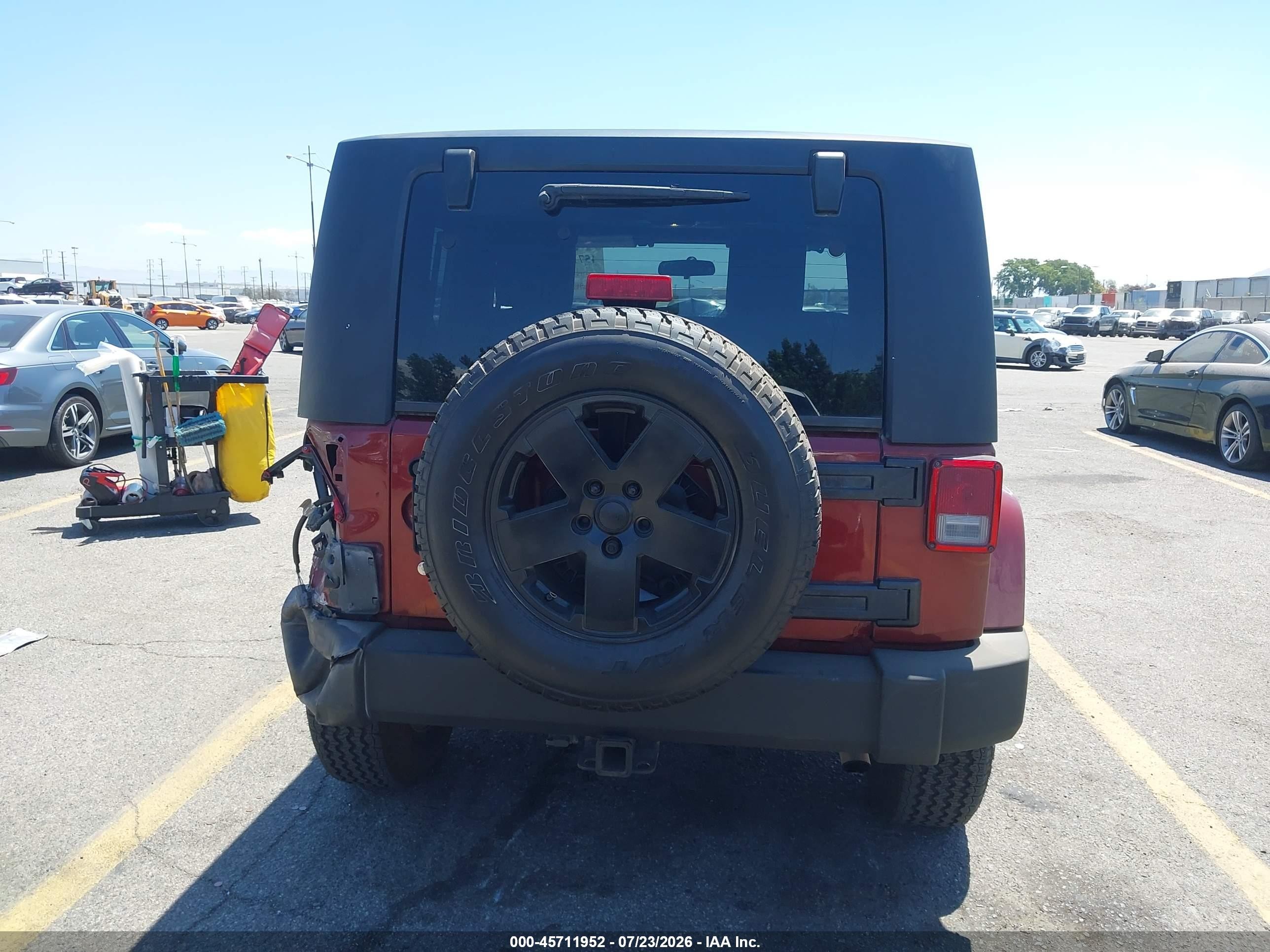 2007 Jeep Wrangler Sahara Maroon vin: 1J8FA54107L213863