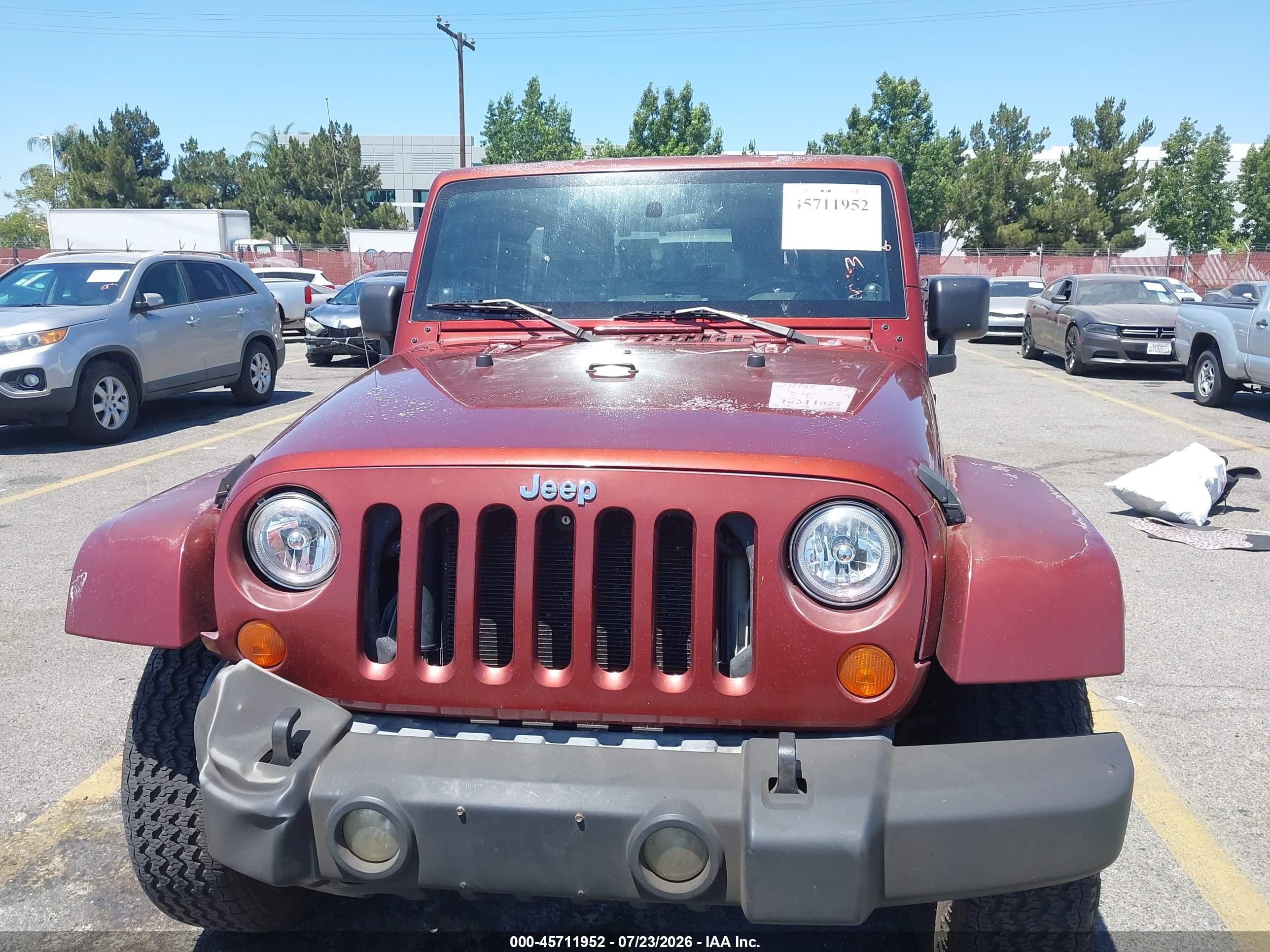 2007 Jeep Wrangler Sahara Maroon vin: 1J8FA54107L213863
