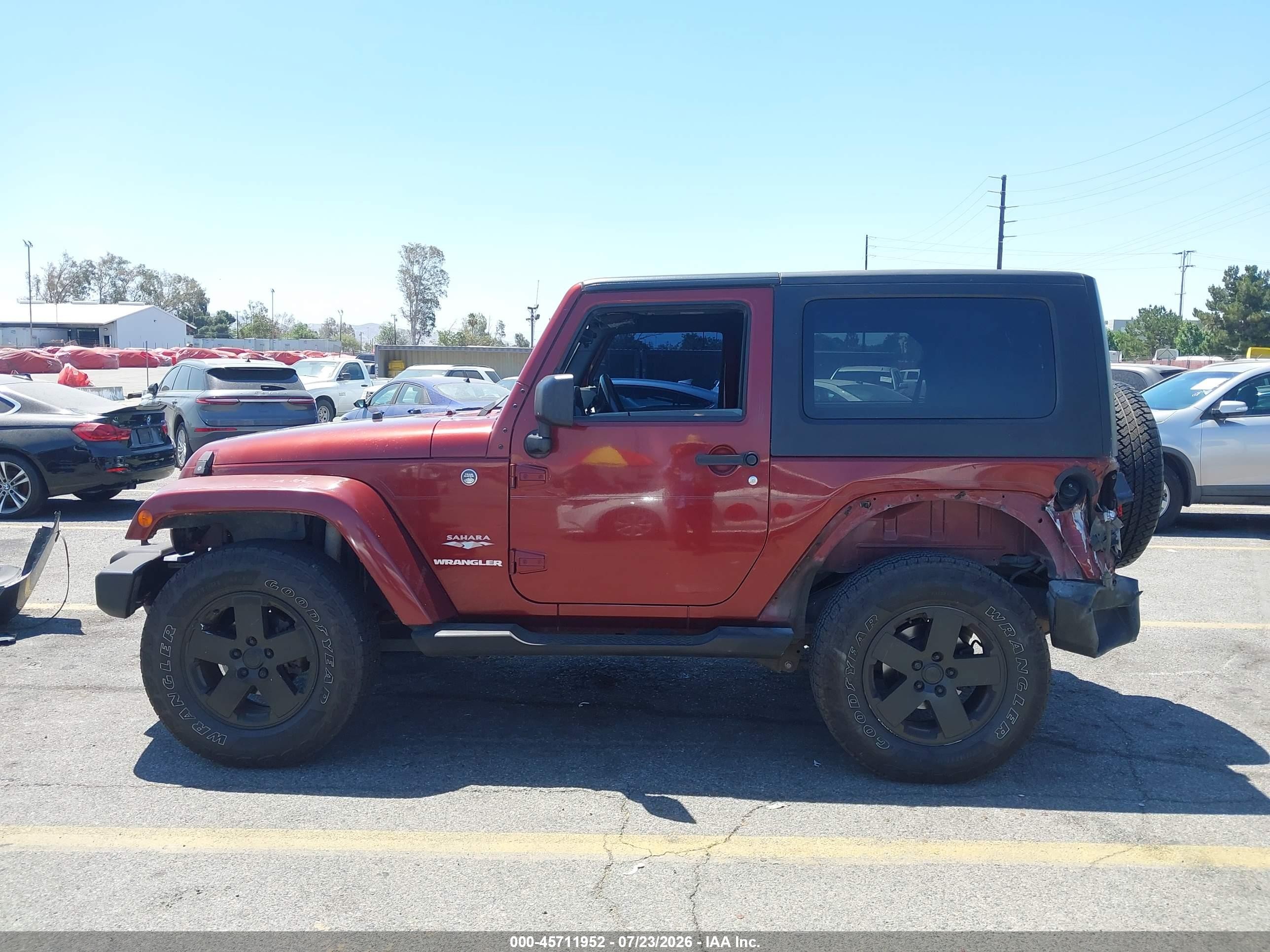 2007 Jeep Wrangler Sahara Maroon vin: 1J8FA54107L213863