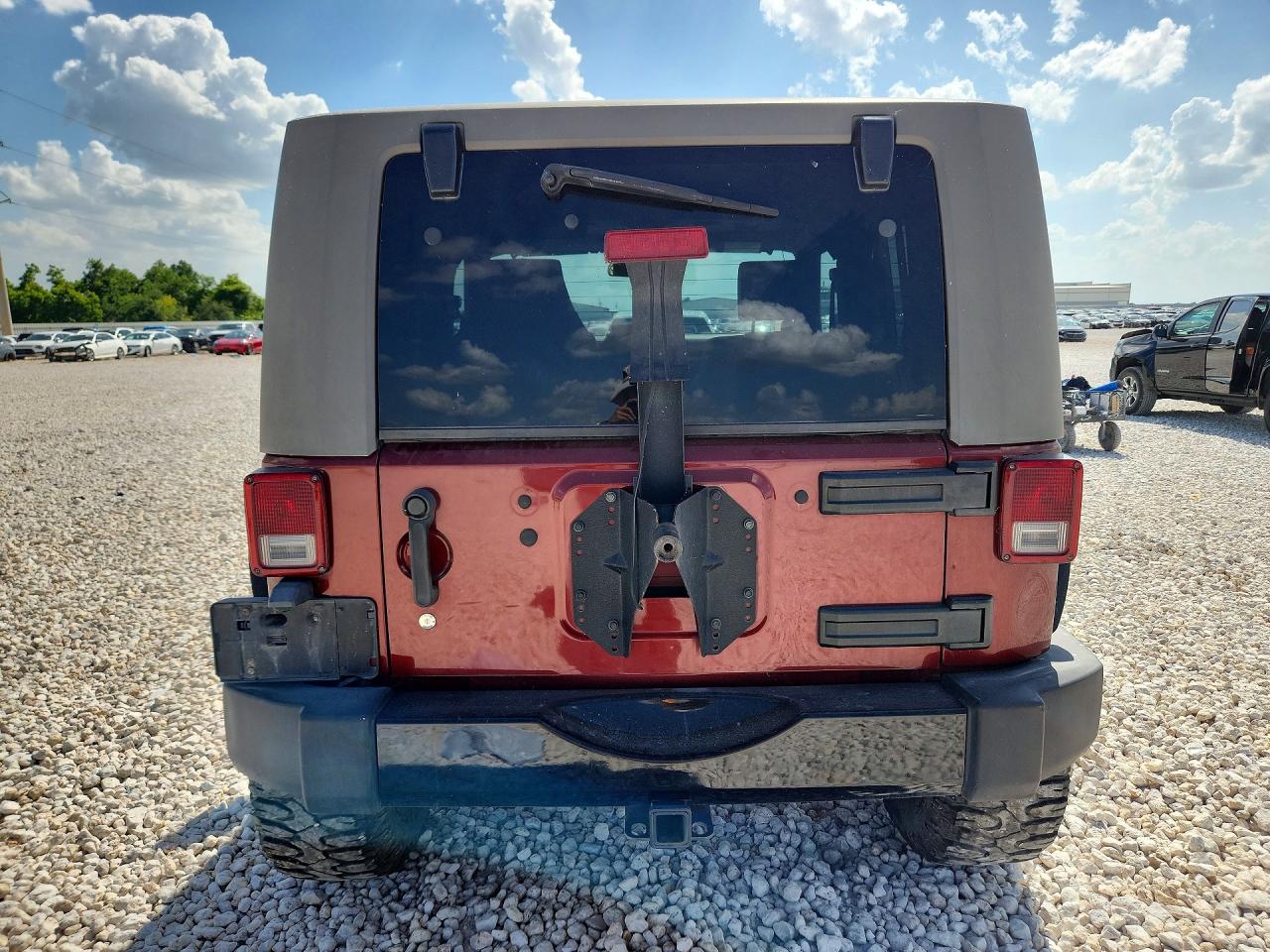 2008 Jeep Wrangler Sahara Maroon vin: 1J8FA54158L538963