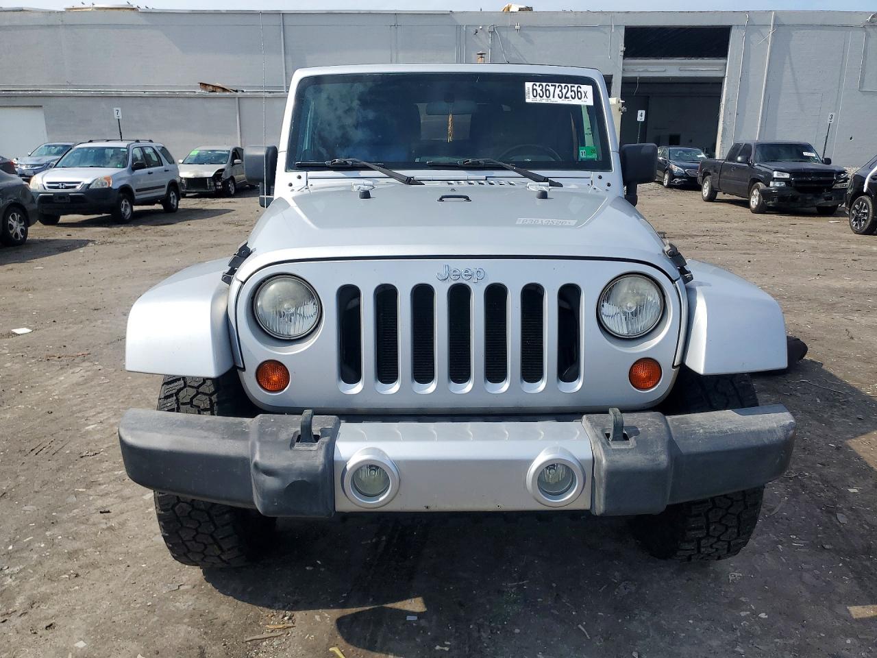 2008 Jeep Wrangler Sahara Silver vin: 1J8FA54198L593139