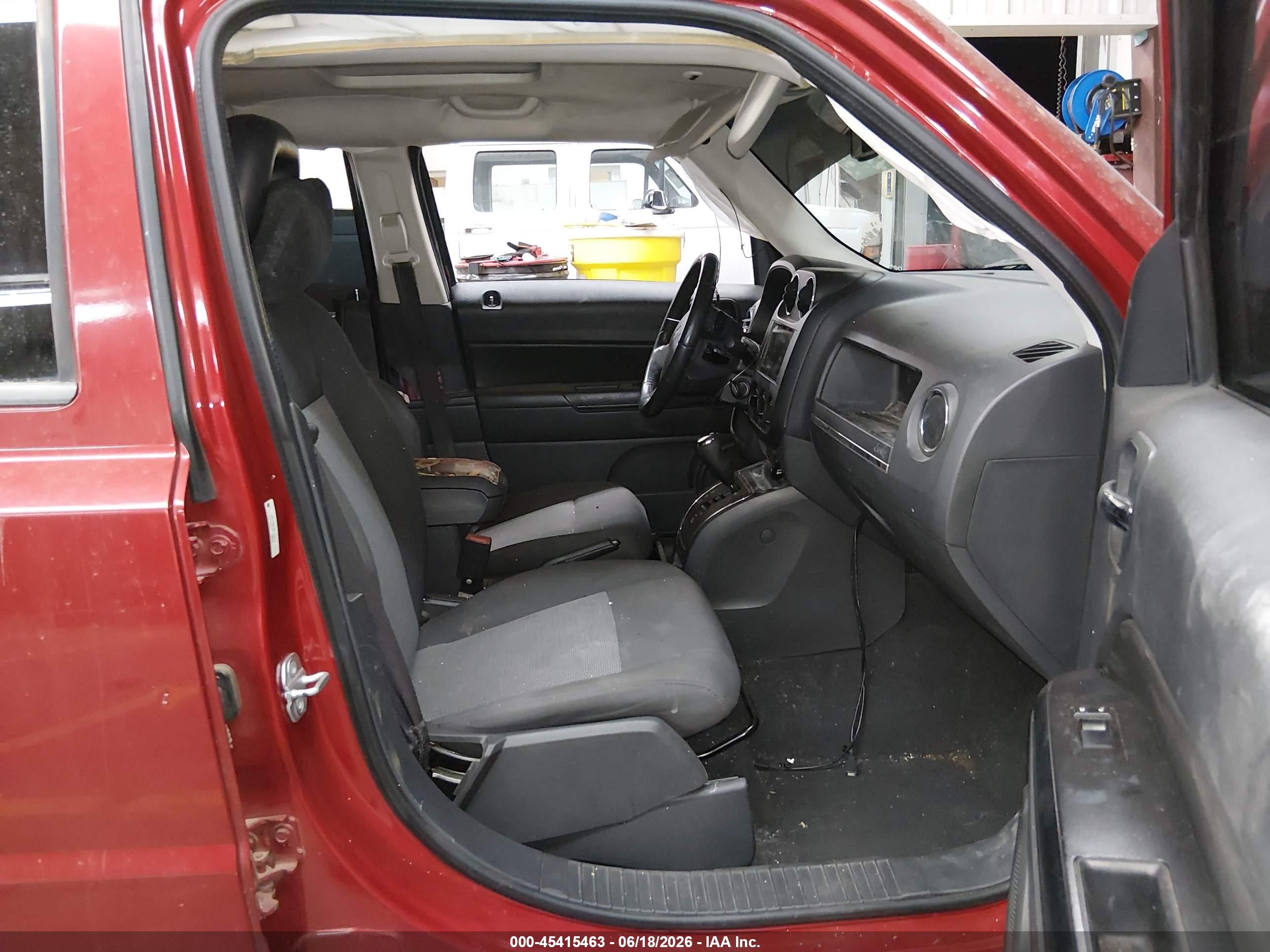 2009 Jeep Patriot Sport Red vin: 1J8FF28B19D118213