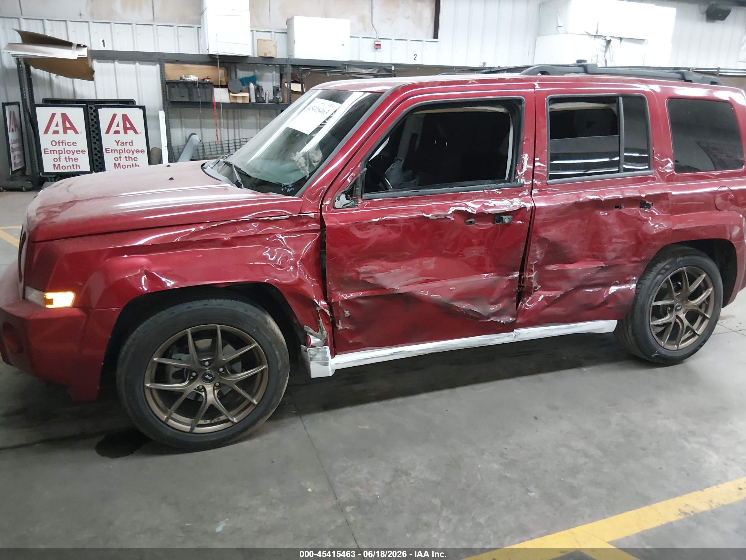 2009 Jeep Patriot Sport Red vin: 1J8FF28B19D118213