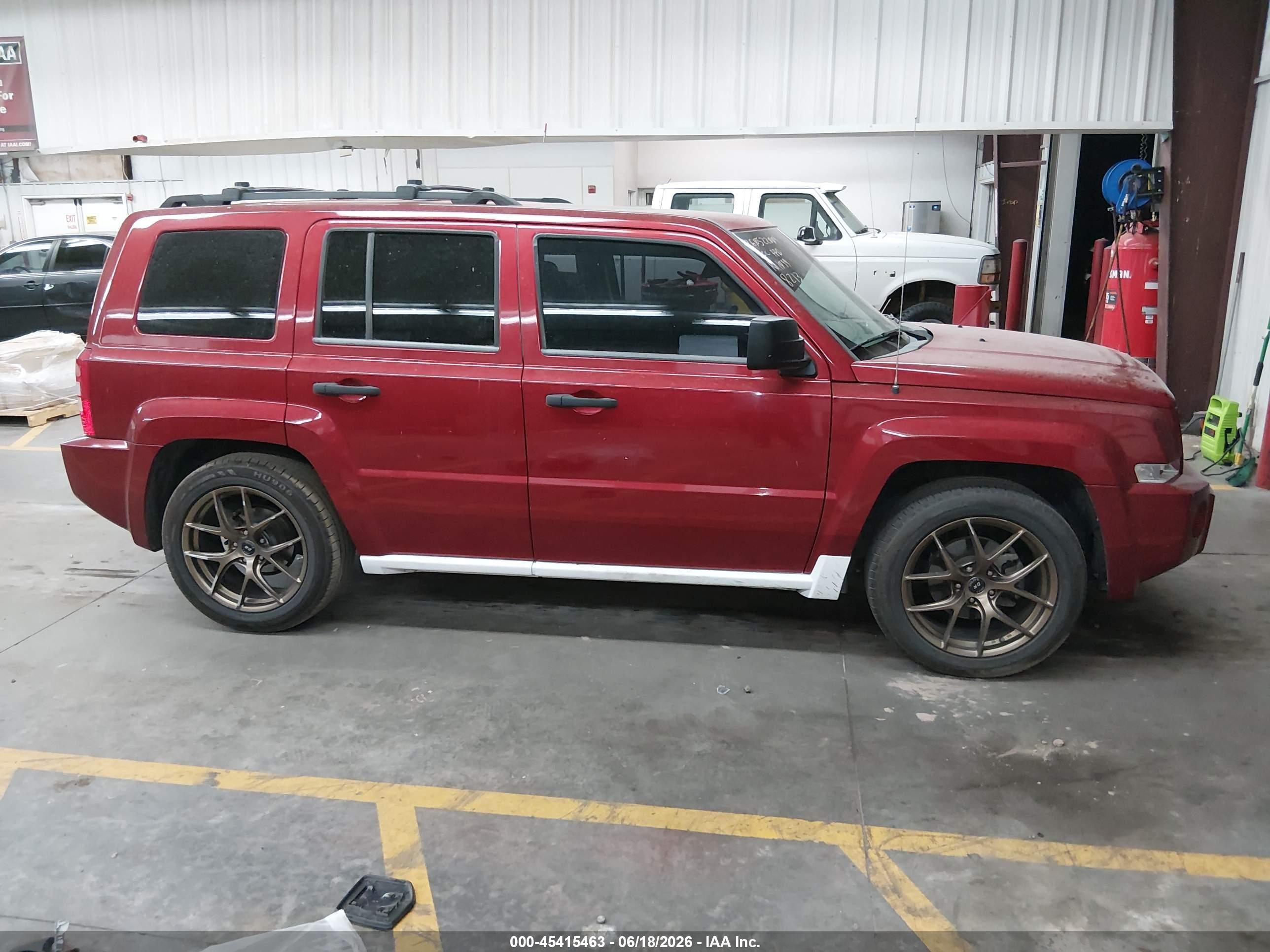 2009 Jeep Patriot Sport Red vin: 1J8FF28B19D118213