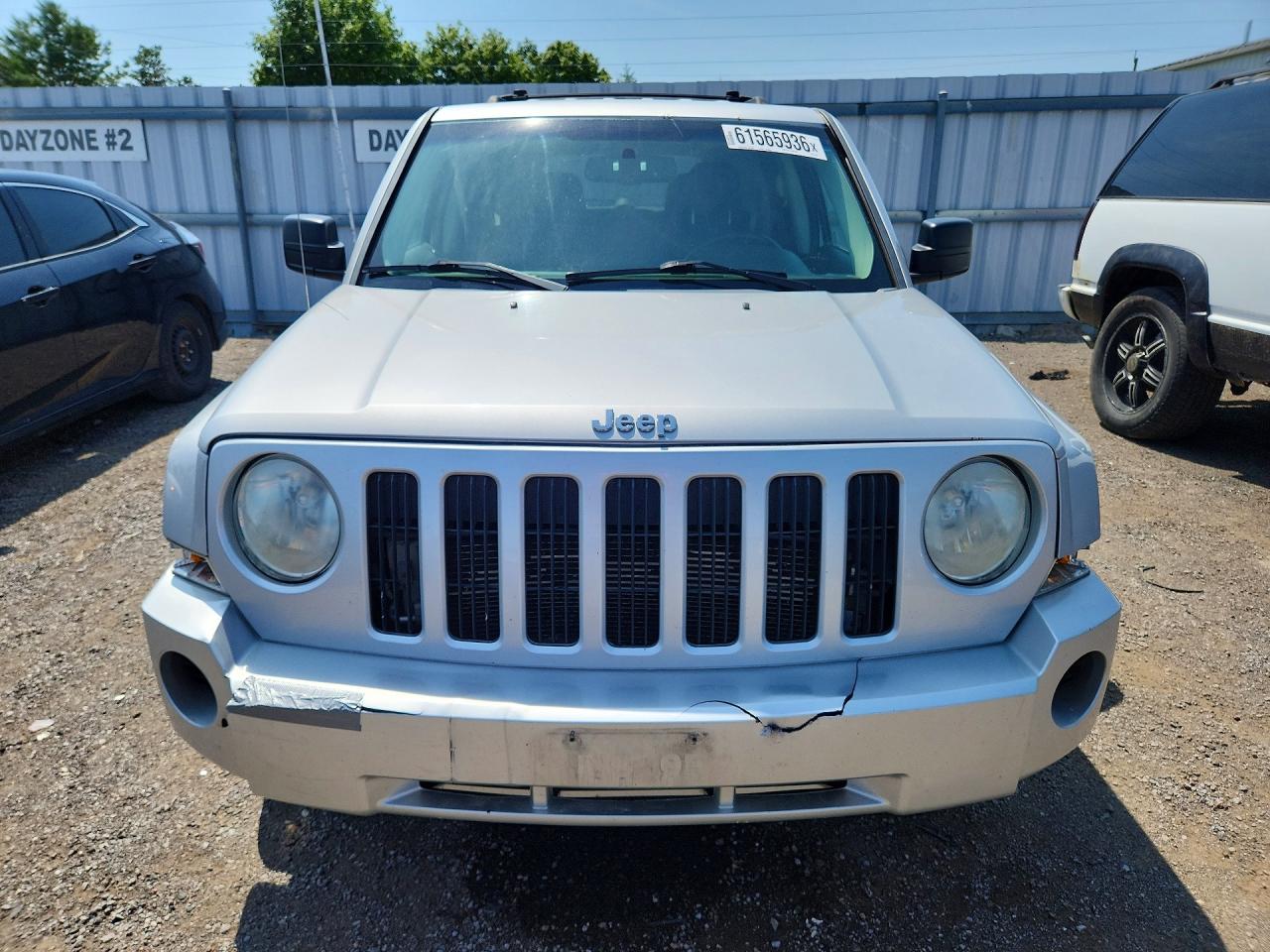 2009 Jeep Patriot Sport Серебряный vin: 1J8FF28B19D201785