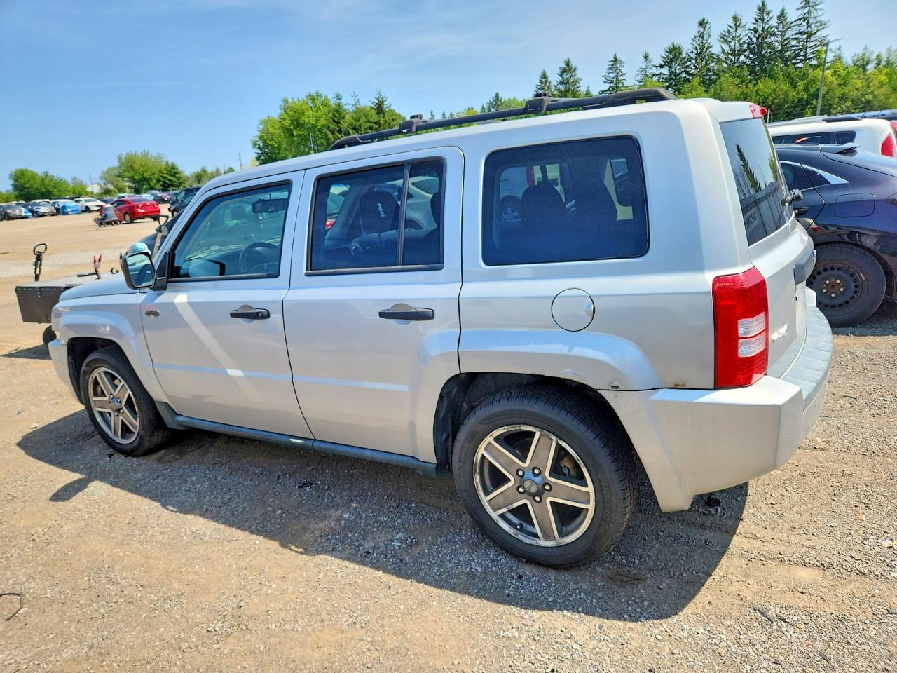 2009 Jeep Patriot Sport Серебряный vin: 1J8FF28B19D201785