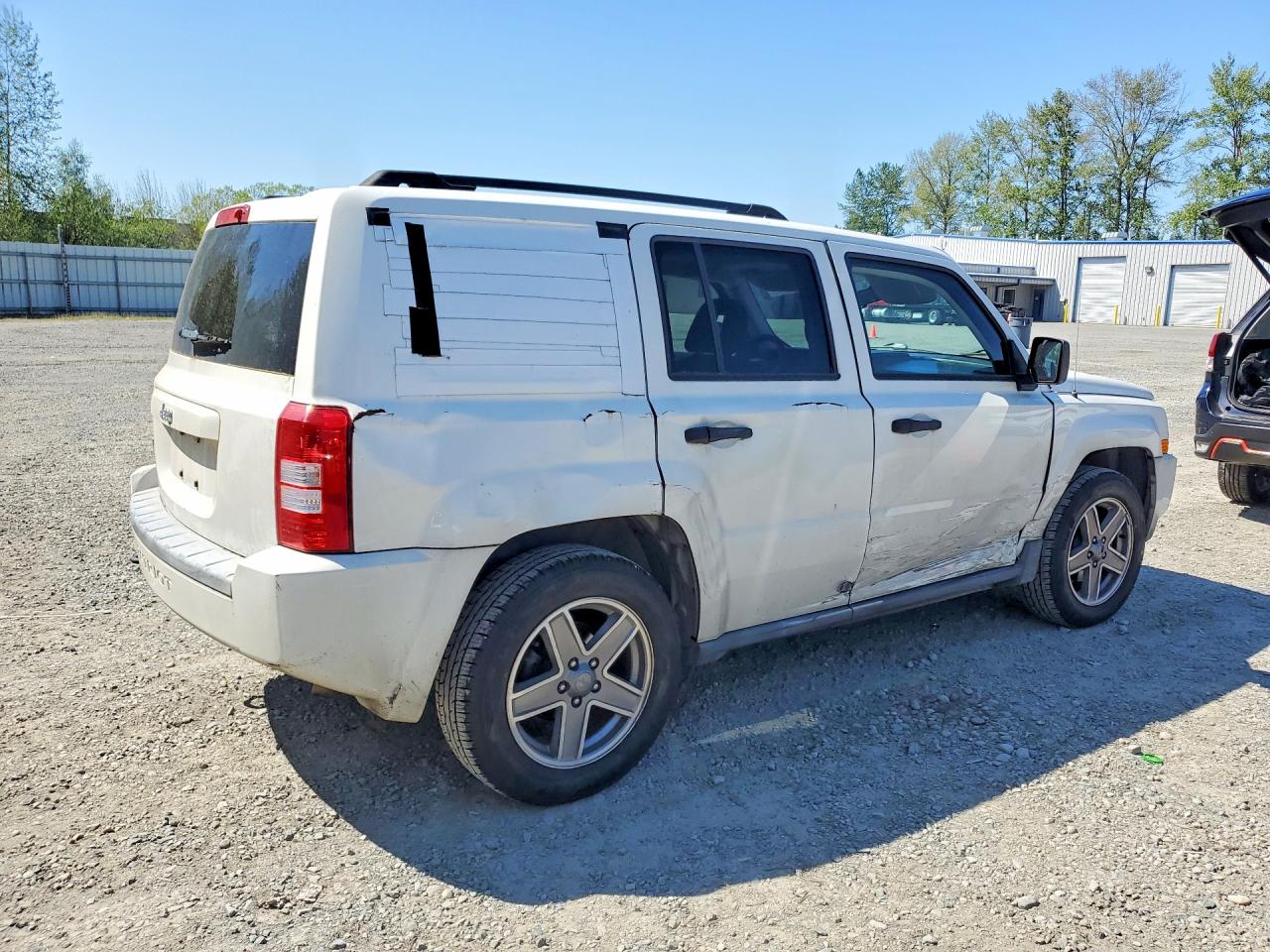 2007 Jeep Patriot Sport White vin: 1J8FF28W07D365268