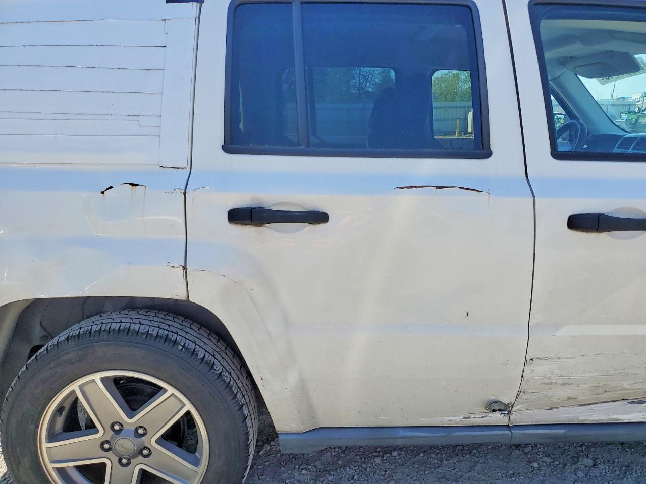 2007 Jeep Patriot Sport White vin: 1J8FF28W07D365268