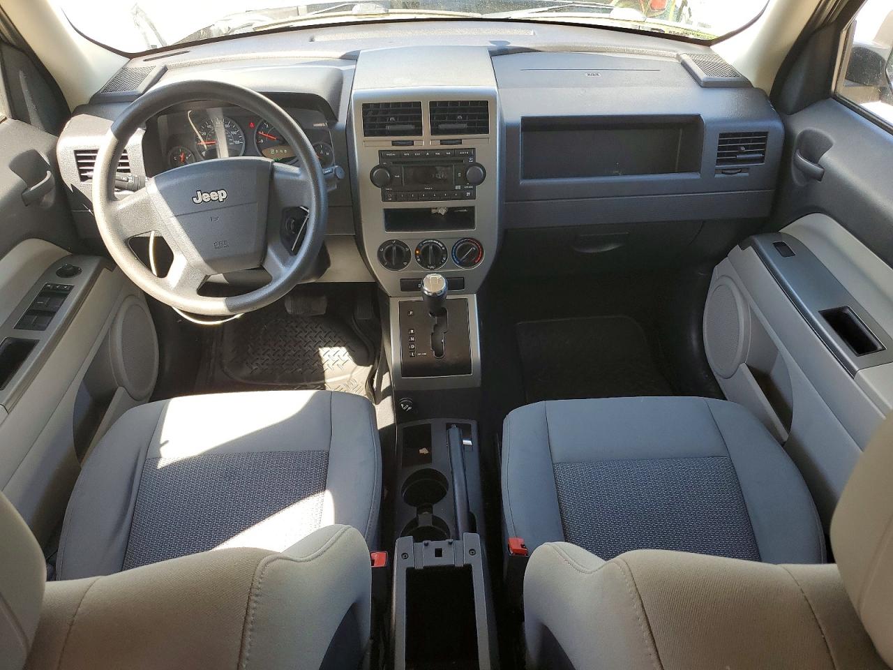 2007 Jeep Patriot Sport White vin: 1J8FF28W07D365268