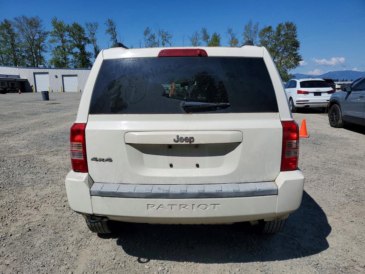 2007 Jeep Patriot Sport White vin: 1J8FF28W07D365268