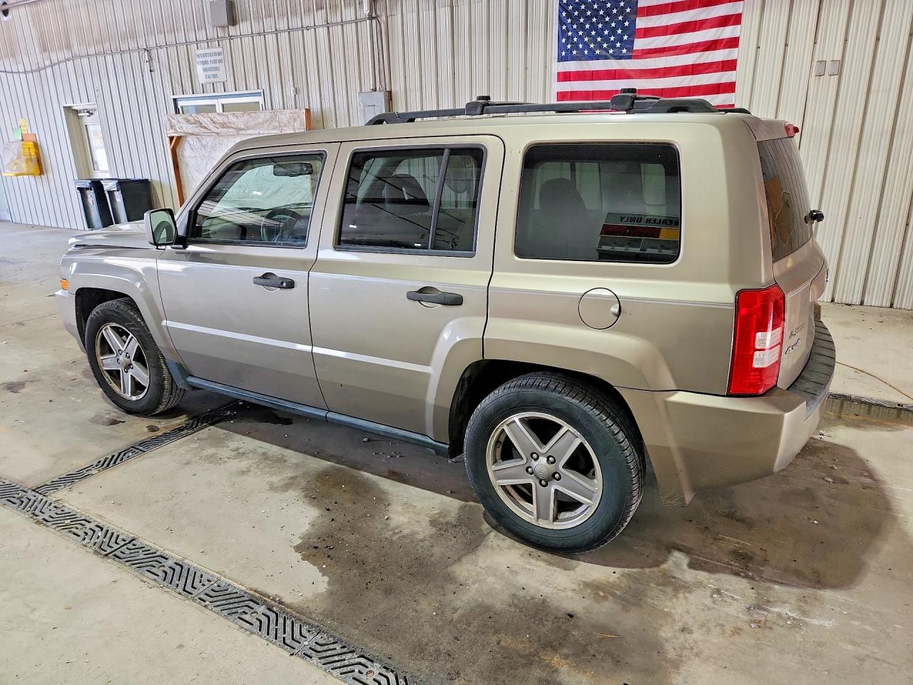 2007 Jeep Patriot Sport Tan vin: 1J8FF28W07D365674
