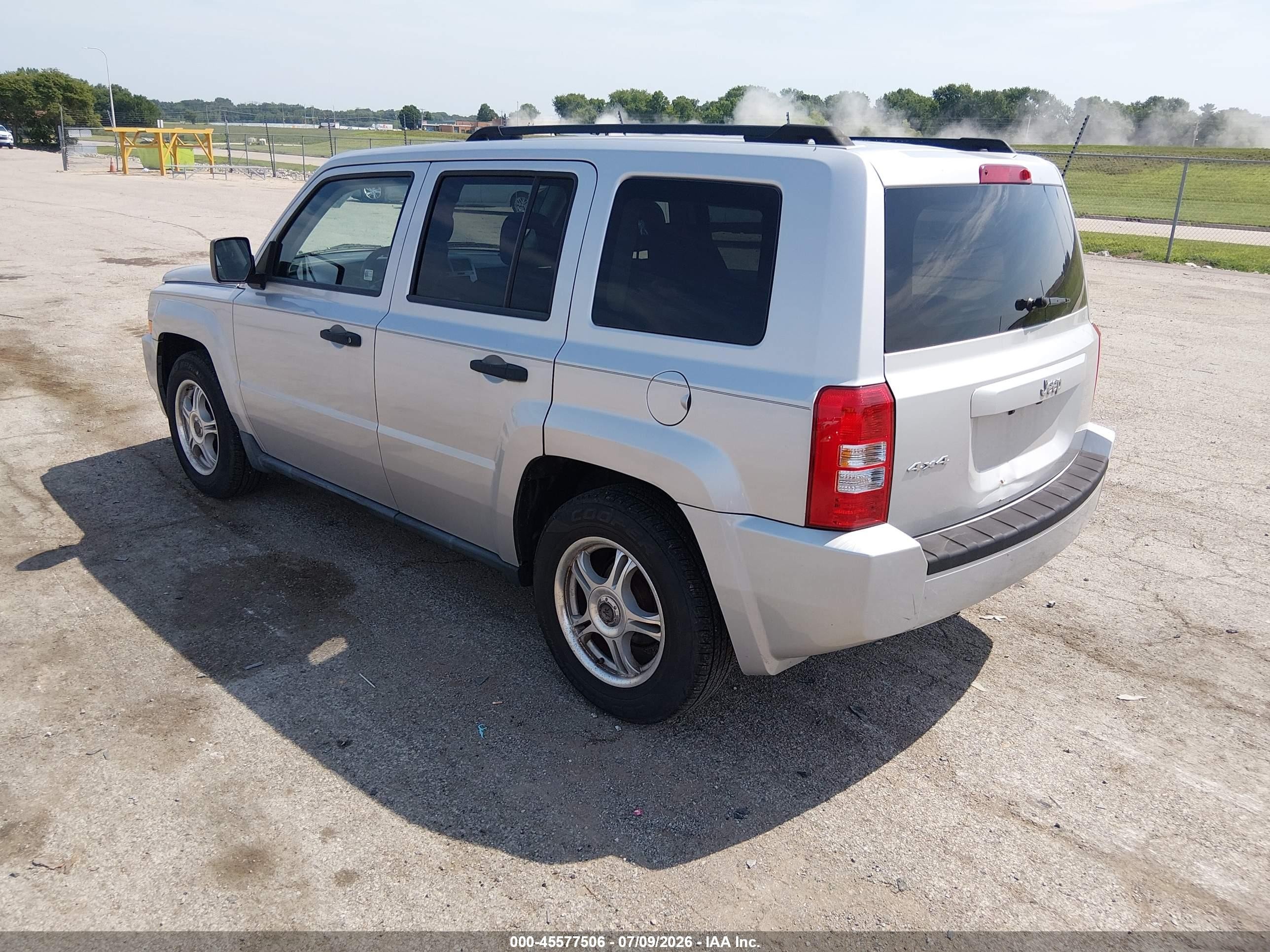 2008 Jeep Patriot Sport Silver vin: 1J8FF28W08D514182