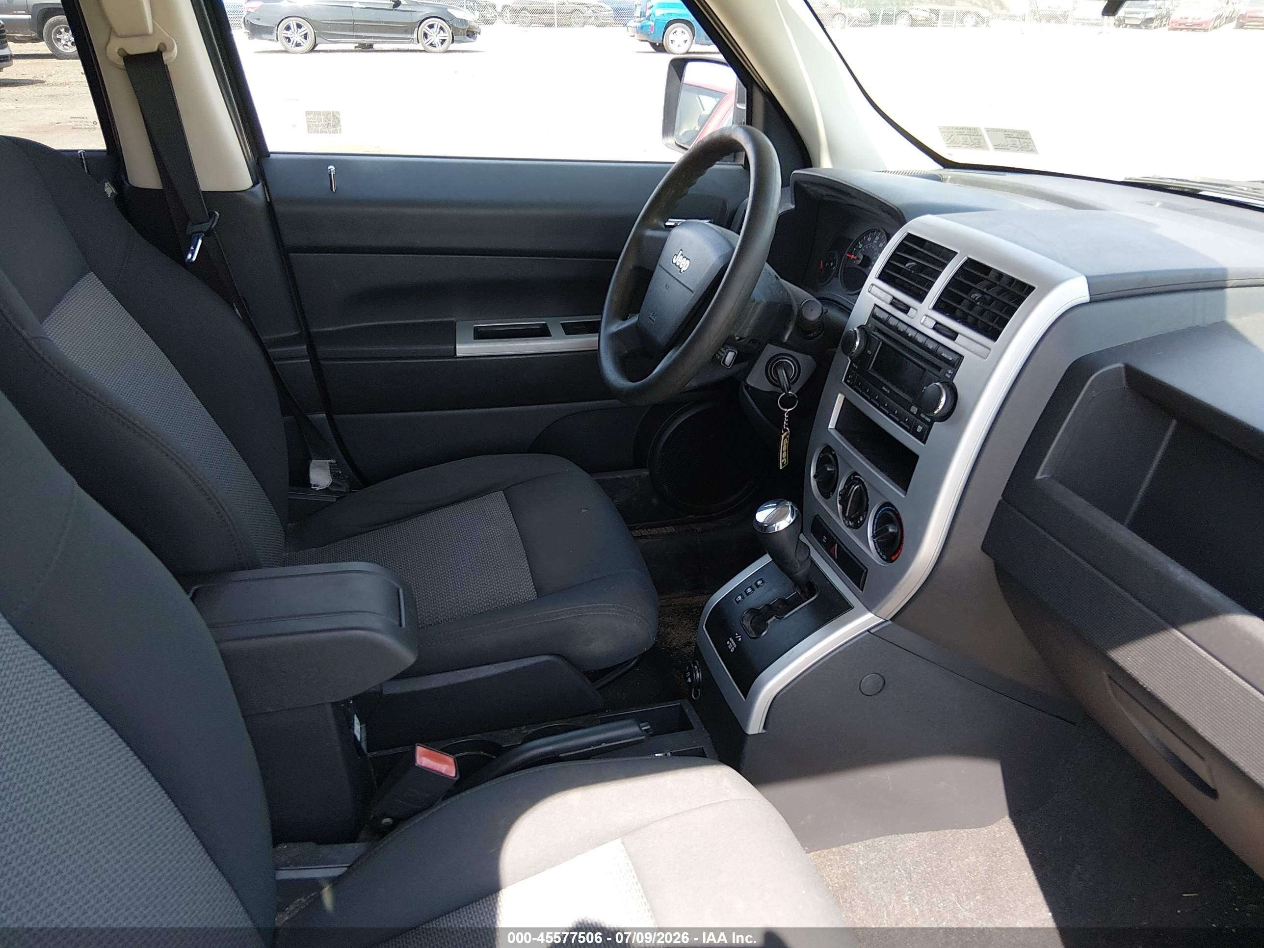 2008 Jeep Patriot Sport Silver vin: 1J8FF28W08D514182