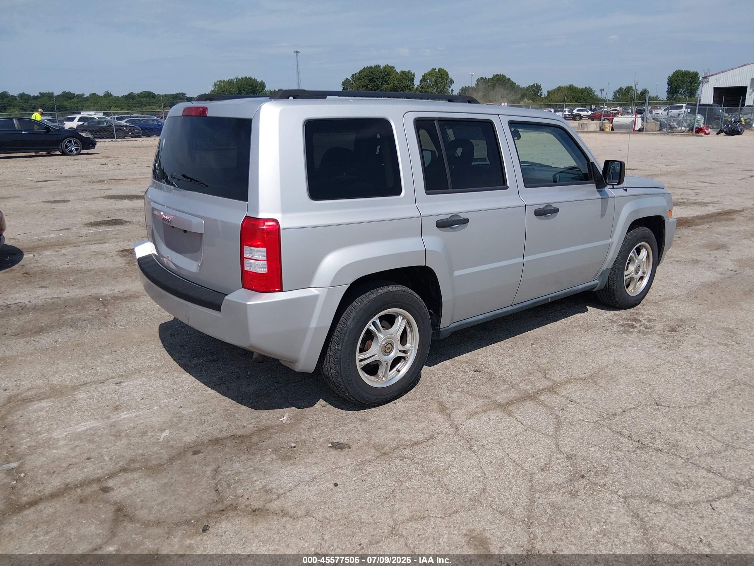 2008 Jeep Patriot Sport Silver vin: 1J8FF28W08D514182