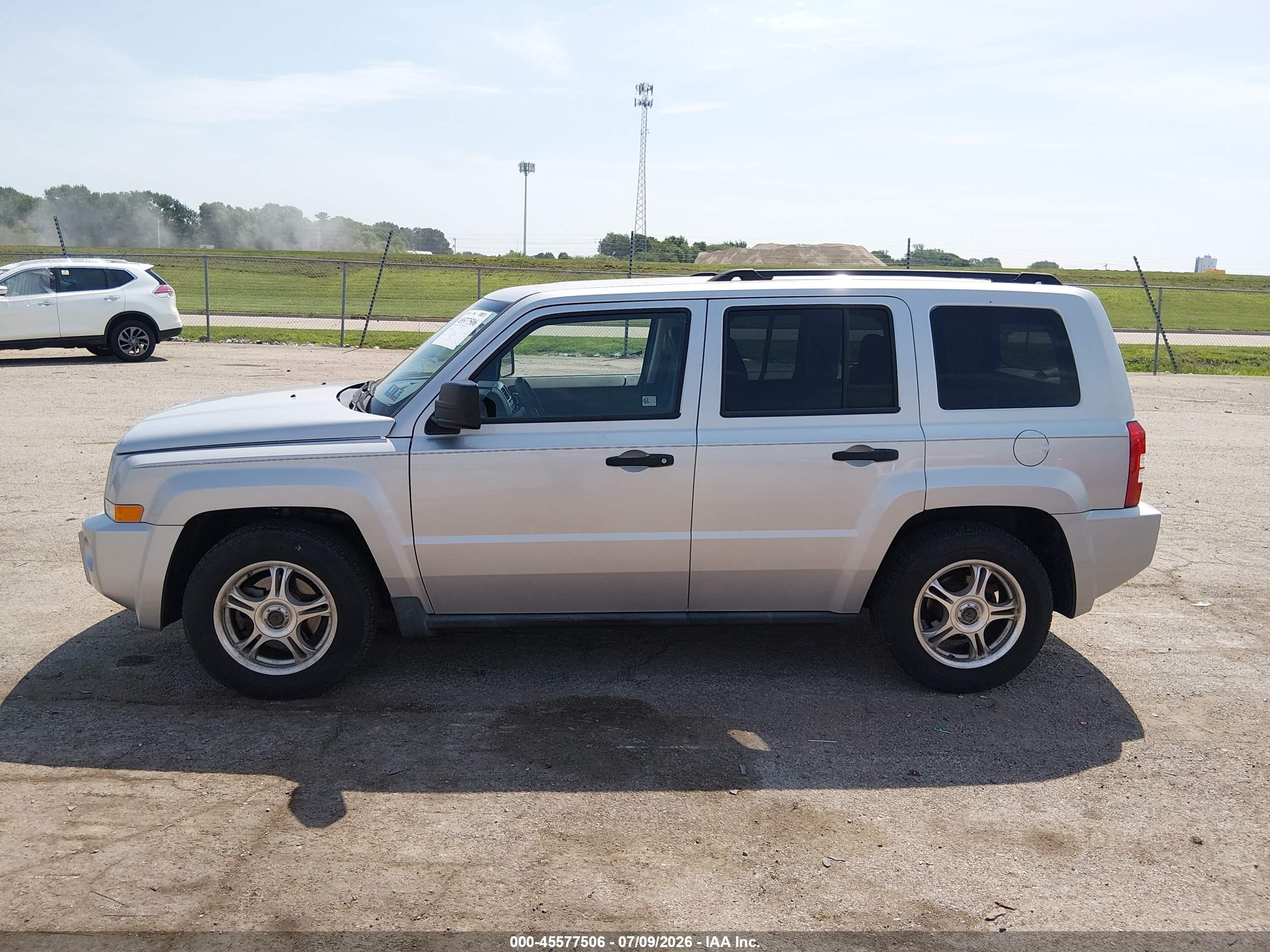 2008 Jeep Patriot Sport Silver vin: 1J8FF28W08D514182