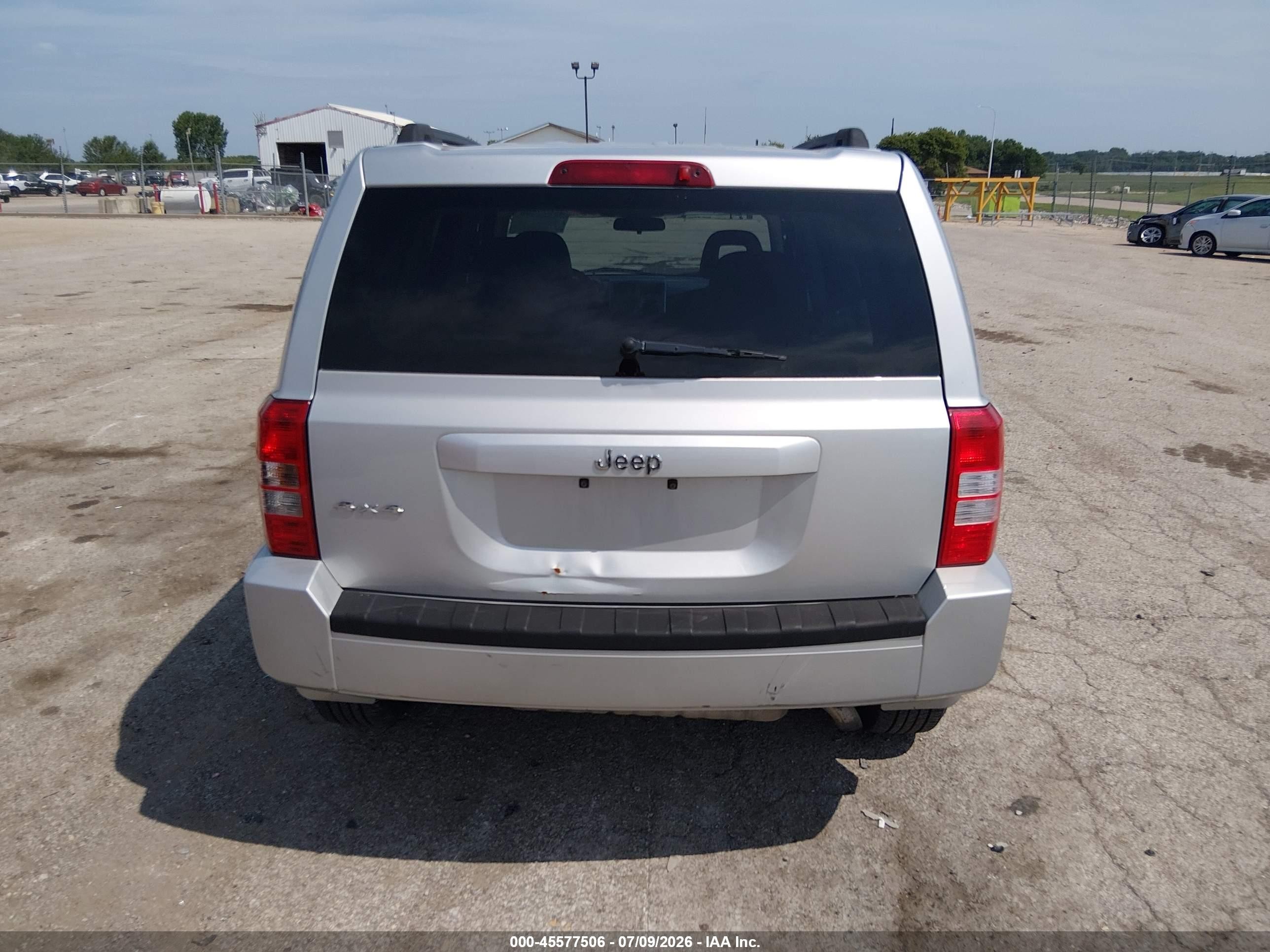 2008 Jeep Patriot Sport Silver vin: 1J8FF28W08D514182