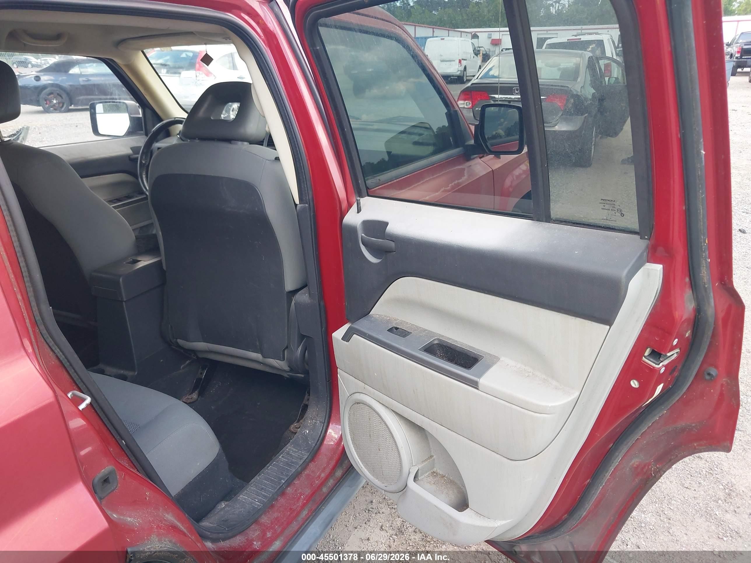 2007 Jeep Patriot Sport Red vin: 1J8FF28W37D342308