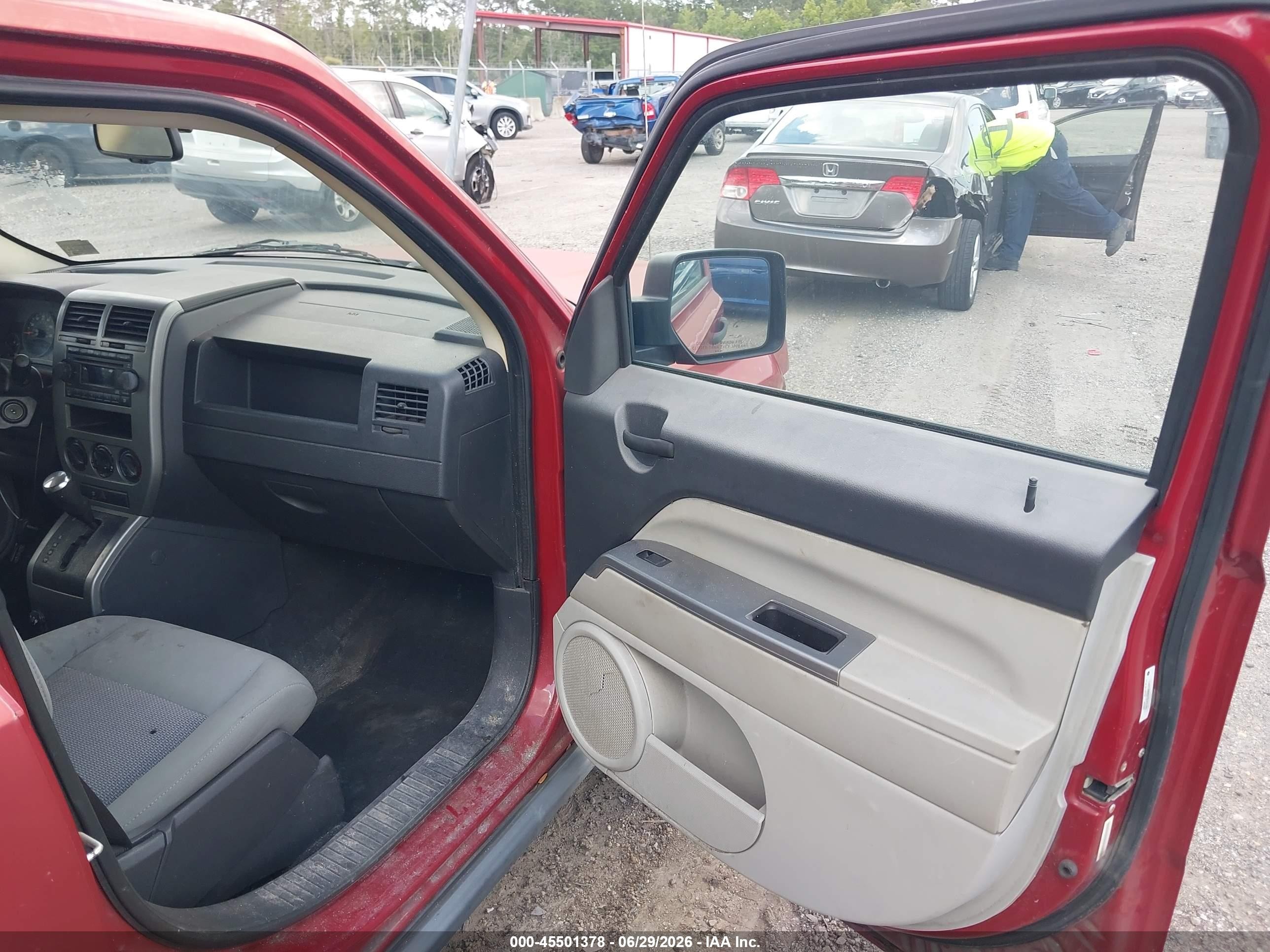 2007 Jeep Patriot Sport Red vin: 1J8FF28W37D342308