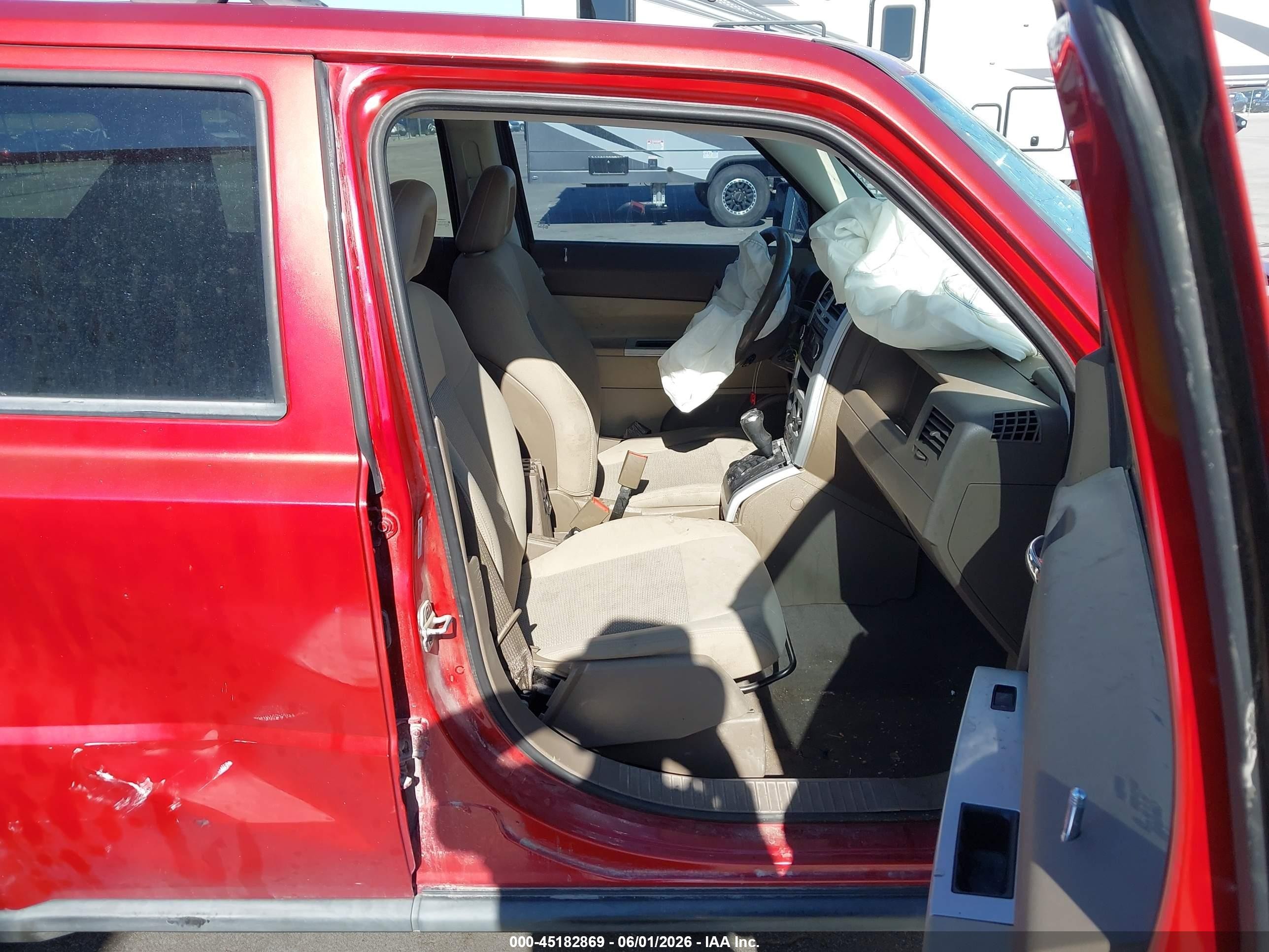 2008 Jeep Patriot Sport Red vin: 1J8FF28W38D515424