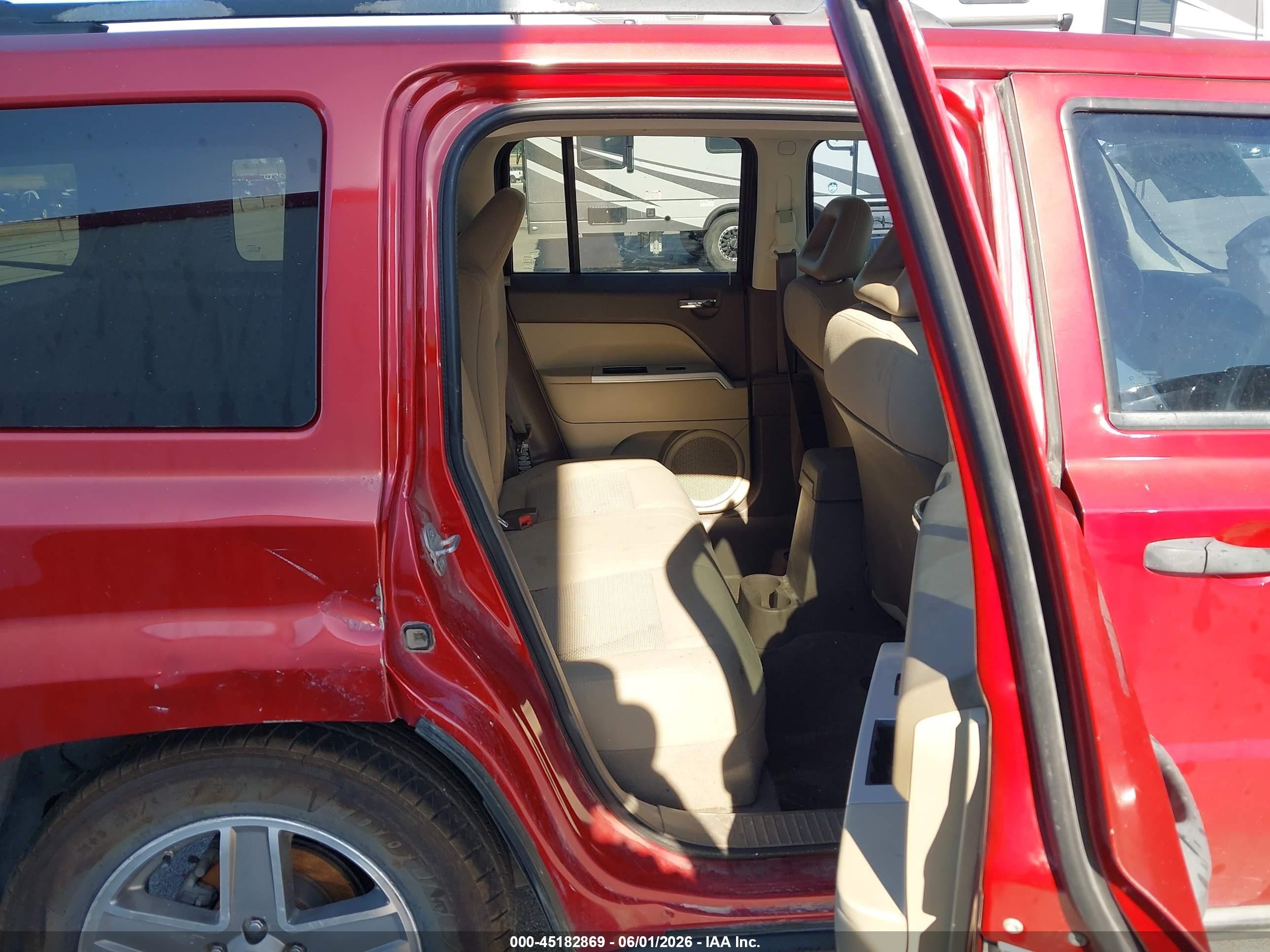 2008 Jeep Patriot Sport Red vin: 1J8FF28W38D515424