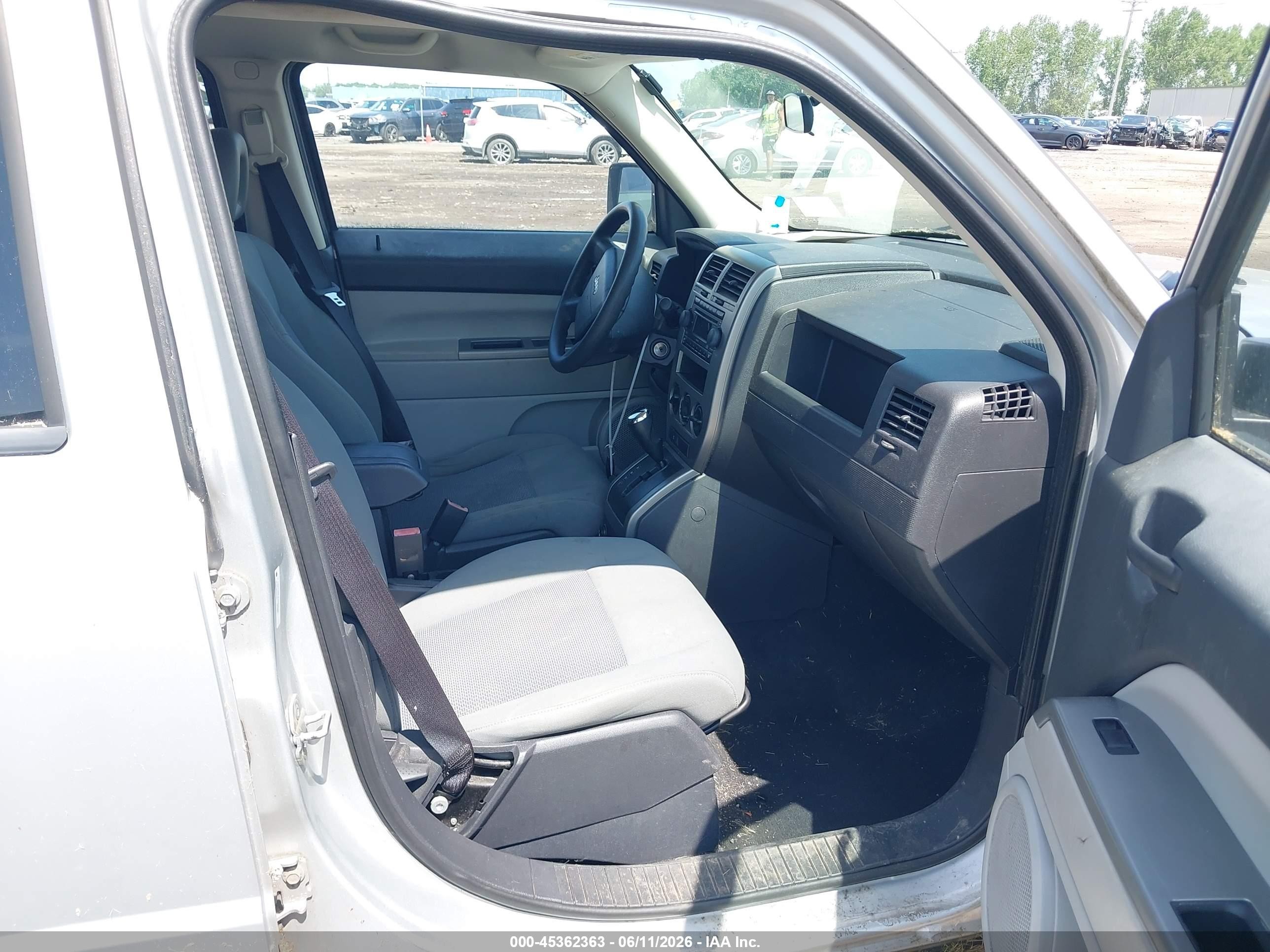 2007 Jeep Patriot Sport Silver vin: 1J8FF28W47D356864