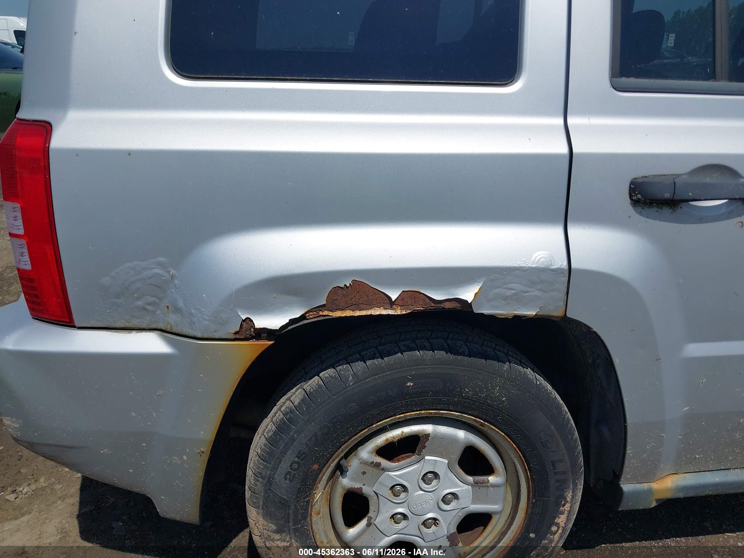 2007 Jeep Patriot Sport Silver vin: 1J8FF28W47D356864