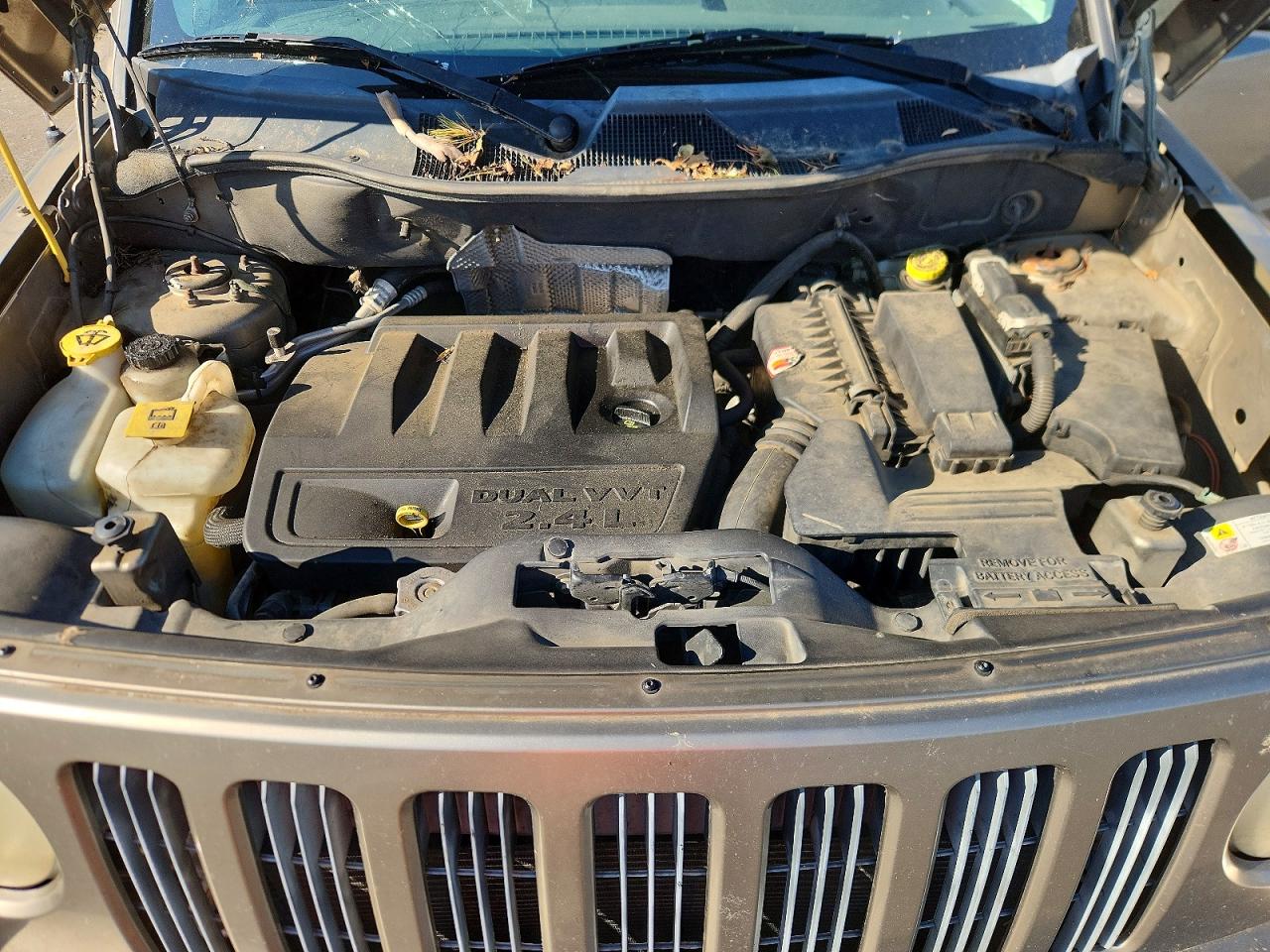 2008 Jeep Patriot Sport Tan vin: 1J8FF28W48D511429