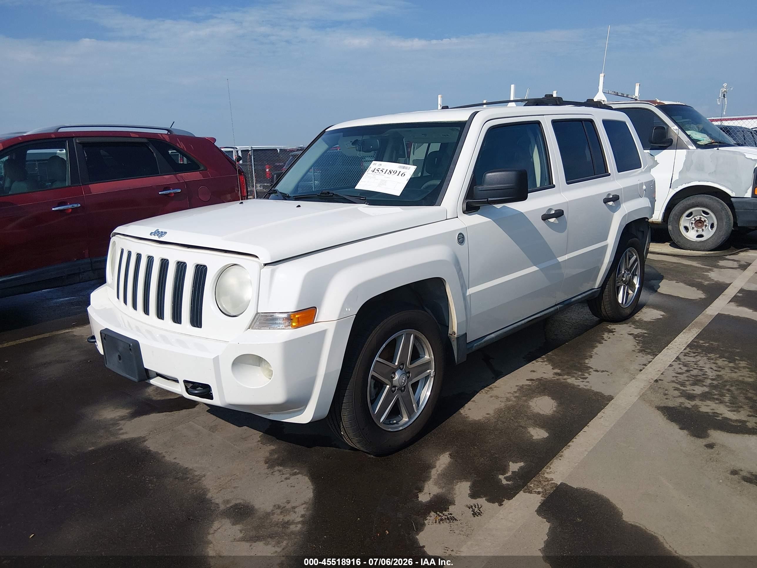 2007 Jeep Patriot Sport Белый vin: 1J8FF28W57D365704