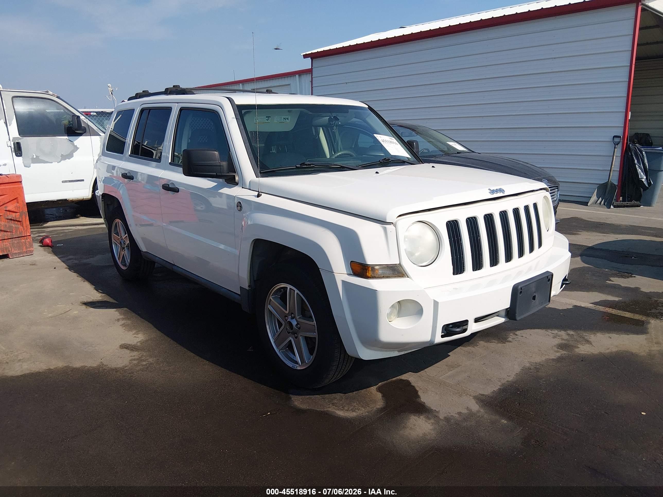 2007 Jeep Patriot Sport Белый vin: 1J8FF28W57D365704