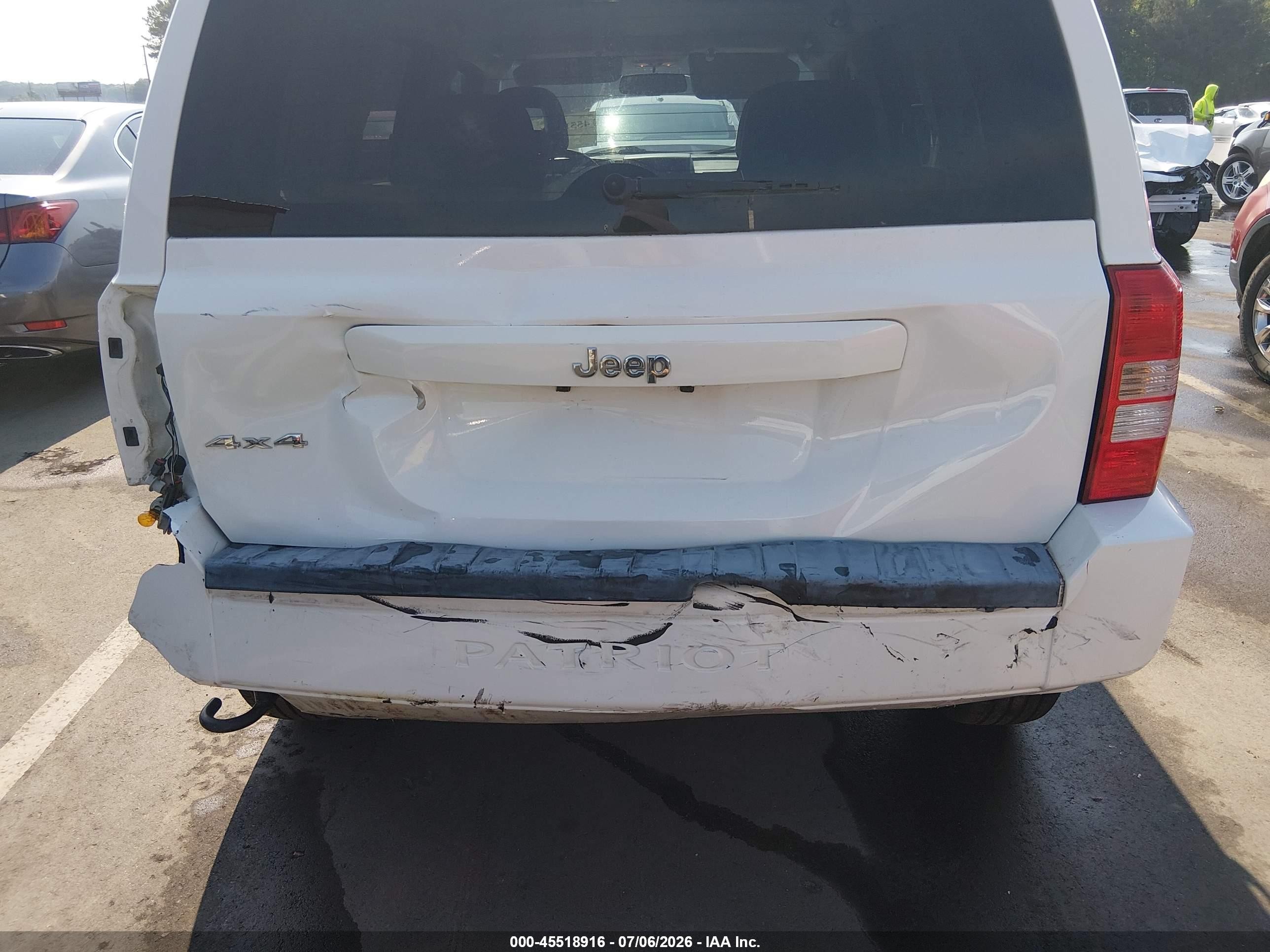2007 Jeep Patriot Sport Белый vin: 1J8FF28W57D365704