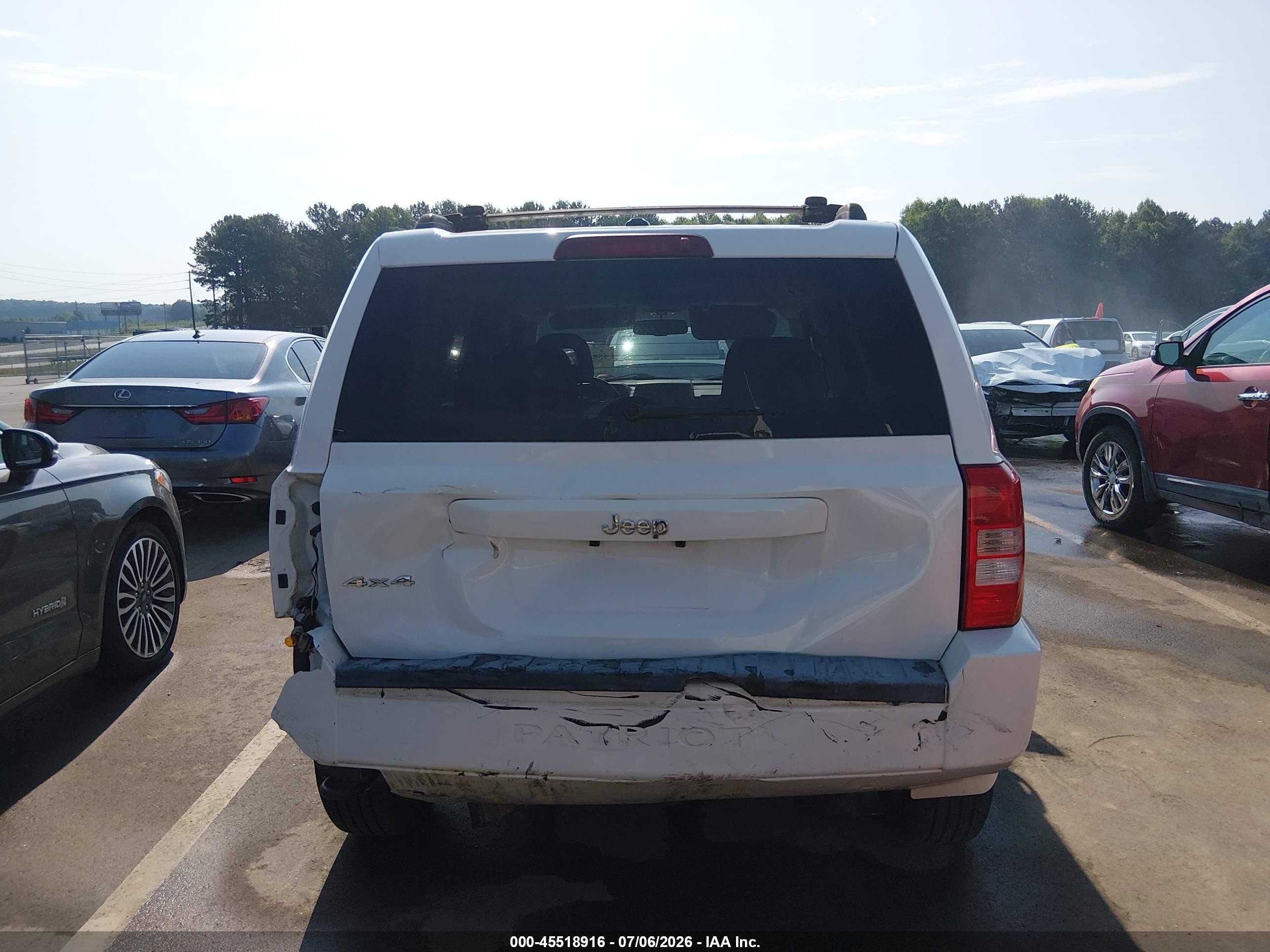 2007 Jeep Patriot Sport Белый vin: 1J8FF28W57D365704