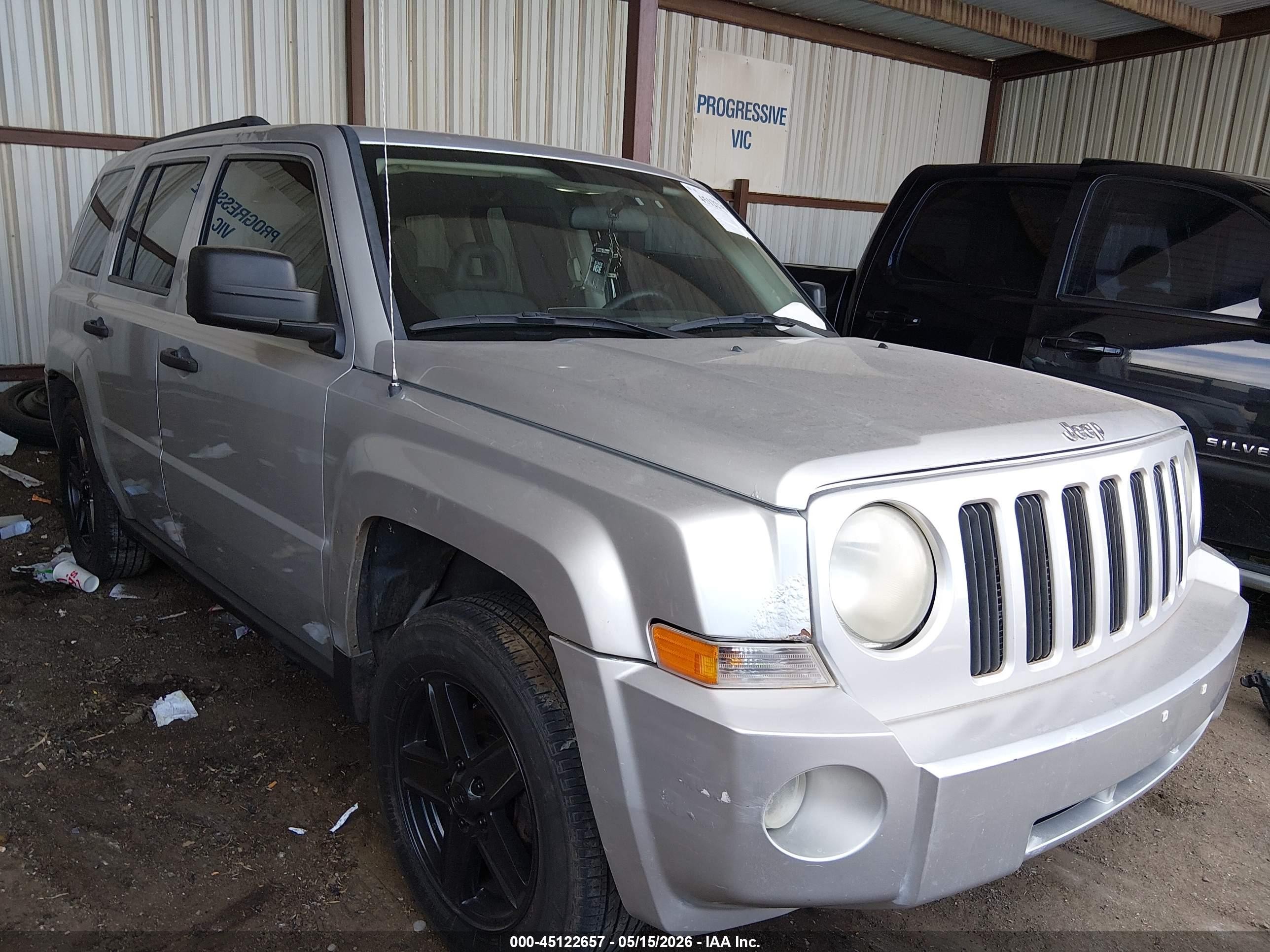 2007 Jeep Patriot Sport Серебряный vin: 1J8FF28W67D396802