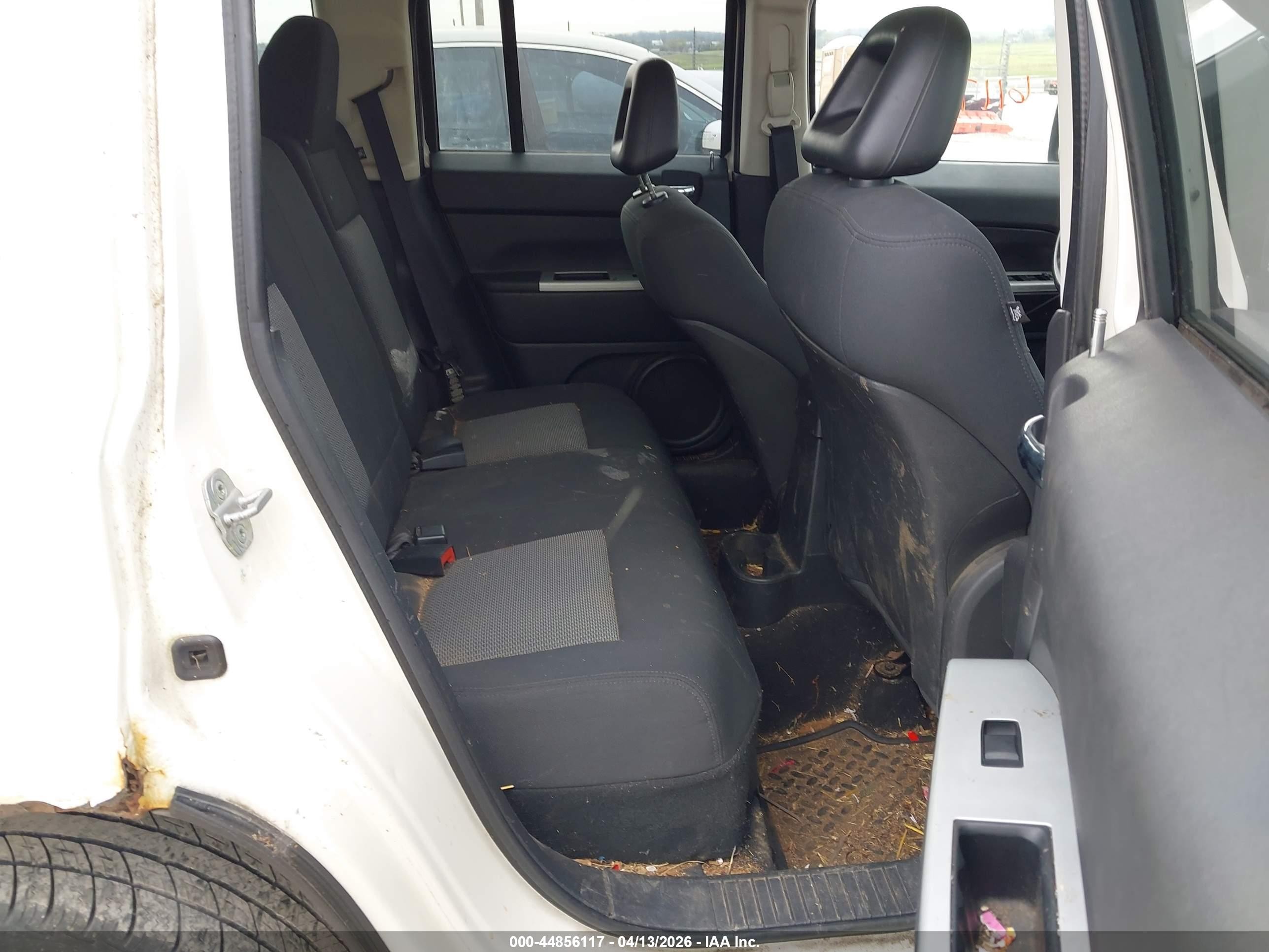 2008 Jeep Patriot Sport White vin: 1J8FF28W68D528488