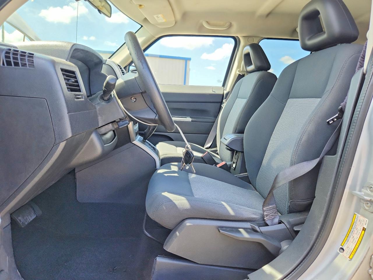 2008 Jeep Patriot Sport Silver vin: 1J8FF28W68D537286