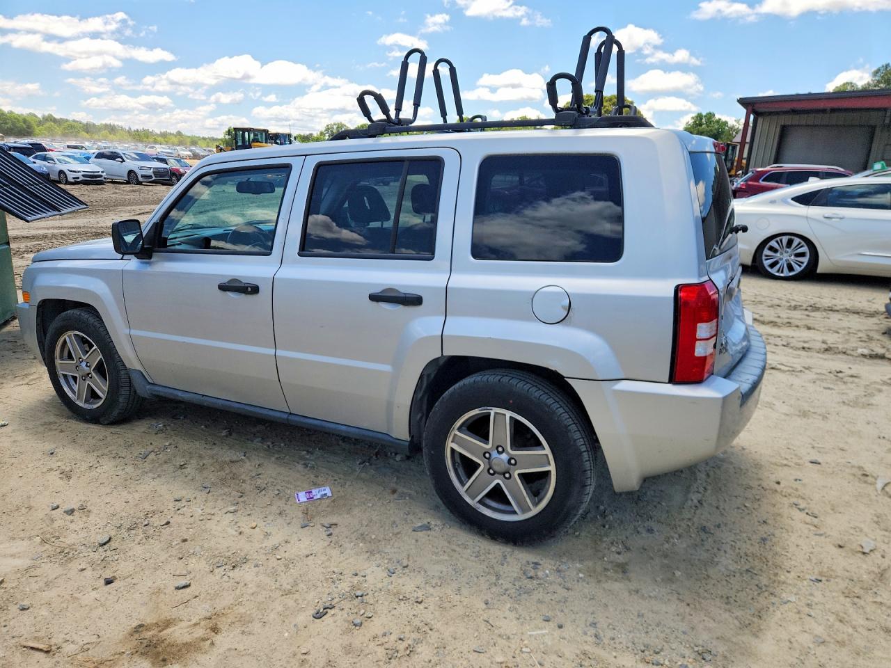 2007 Jeep Patriot Sport Серебряный vin: 1J8FF28W77D364974