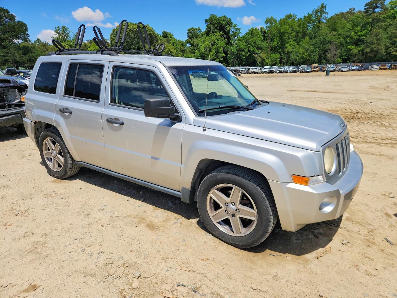 2007 Jeep Patriot Sport Серебряный vin: 1J8FF28W77D364974