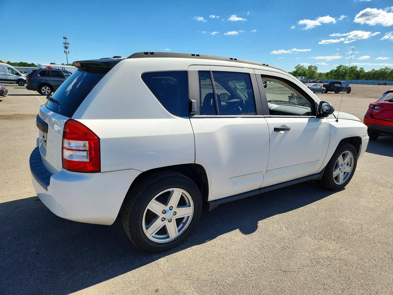 2009 Jeep Compass Limited 4d S White vin: 1J8FF47B49D193162