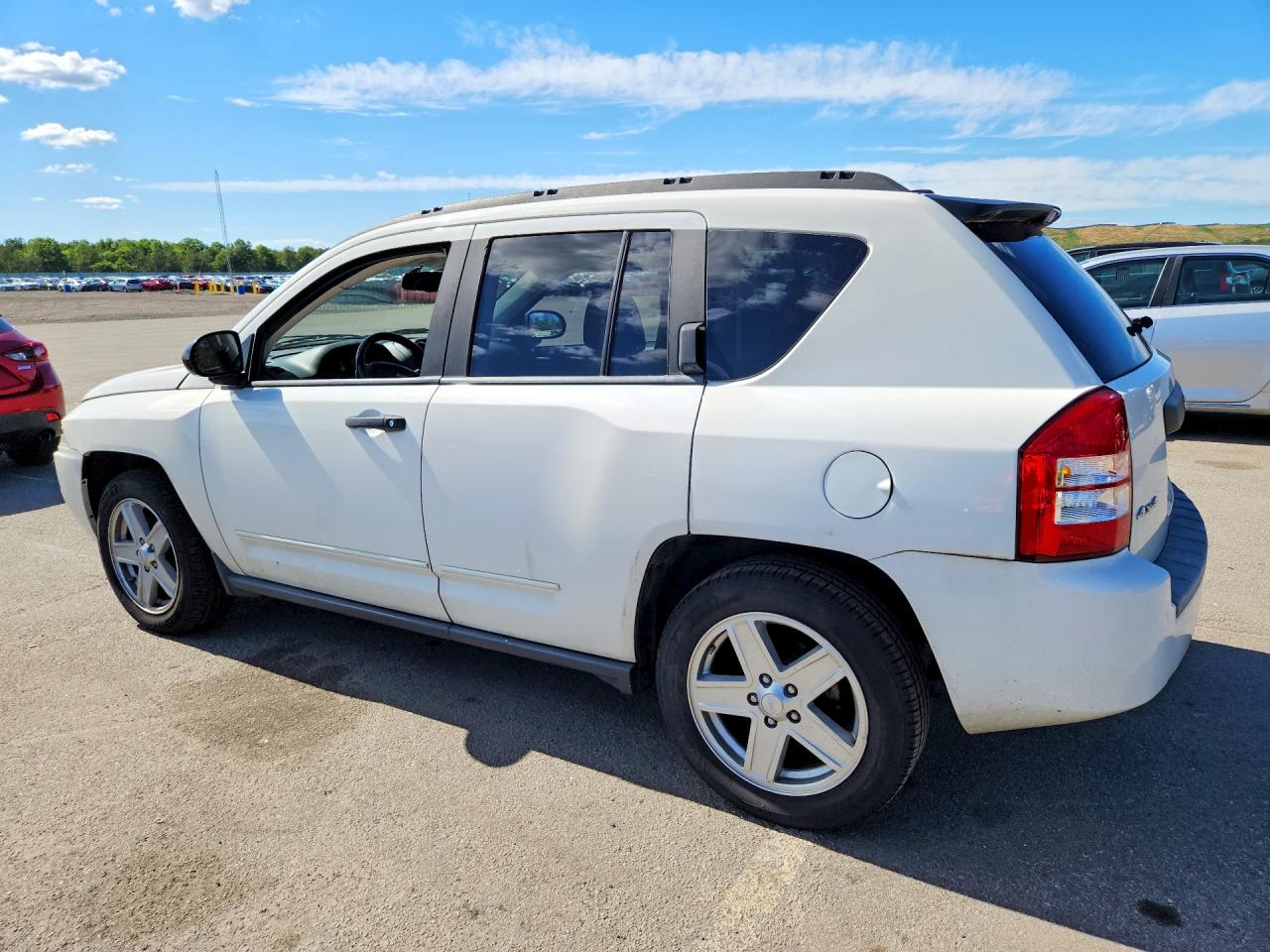 2009 Jeep Compass Limited 4d S White vin: 1J8FF47B49D193162
