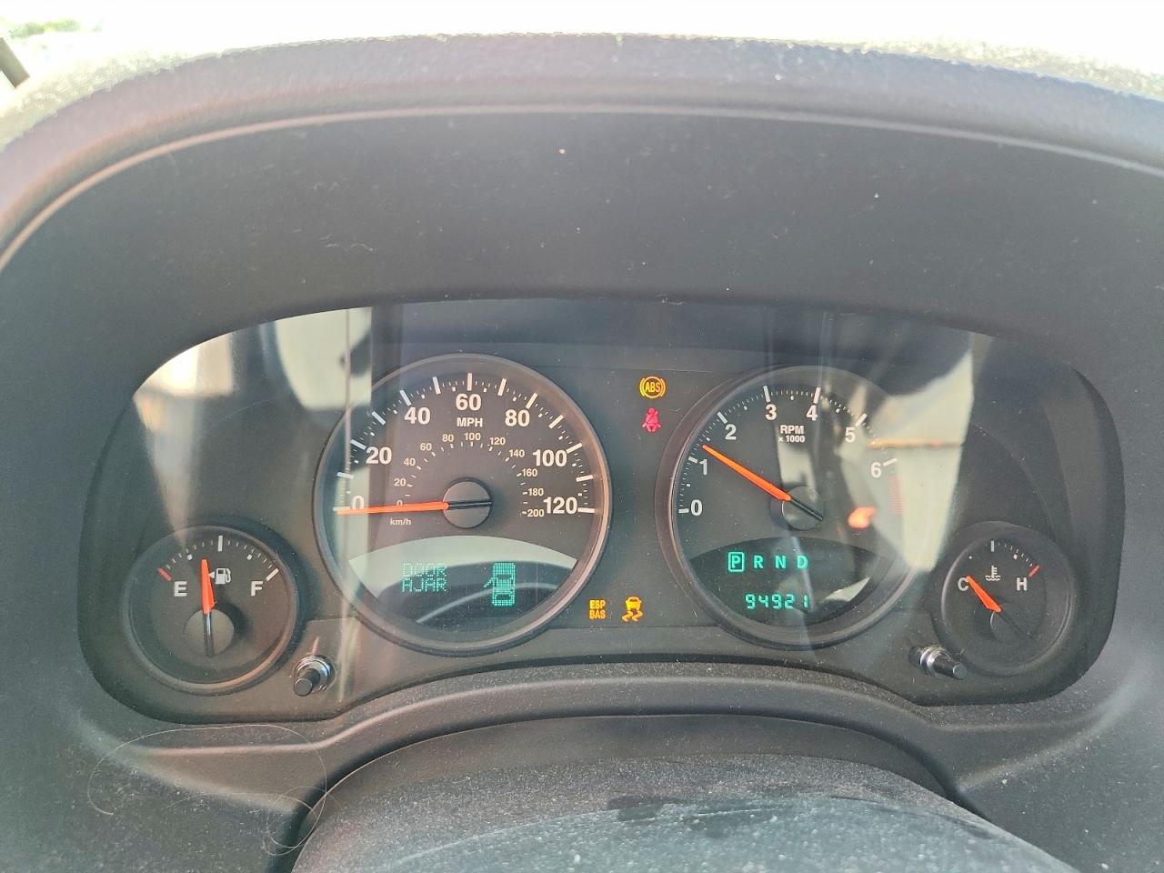2009 Jeep Compass Limited 4d S White vin: 1J8FF47B49D193162