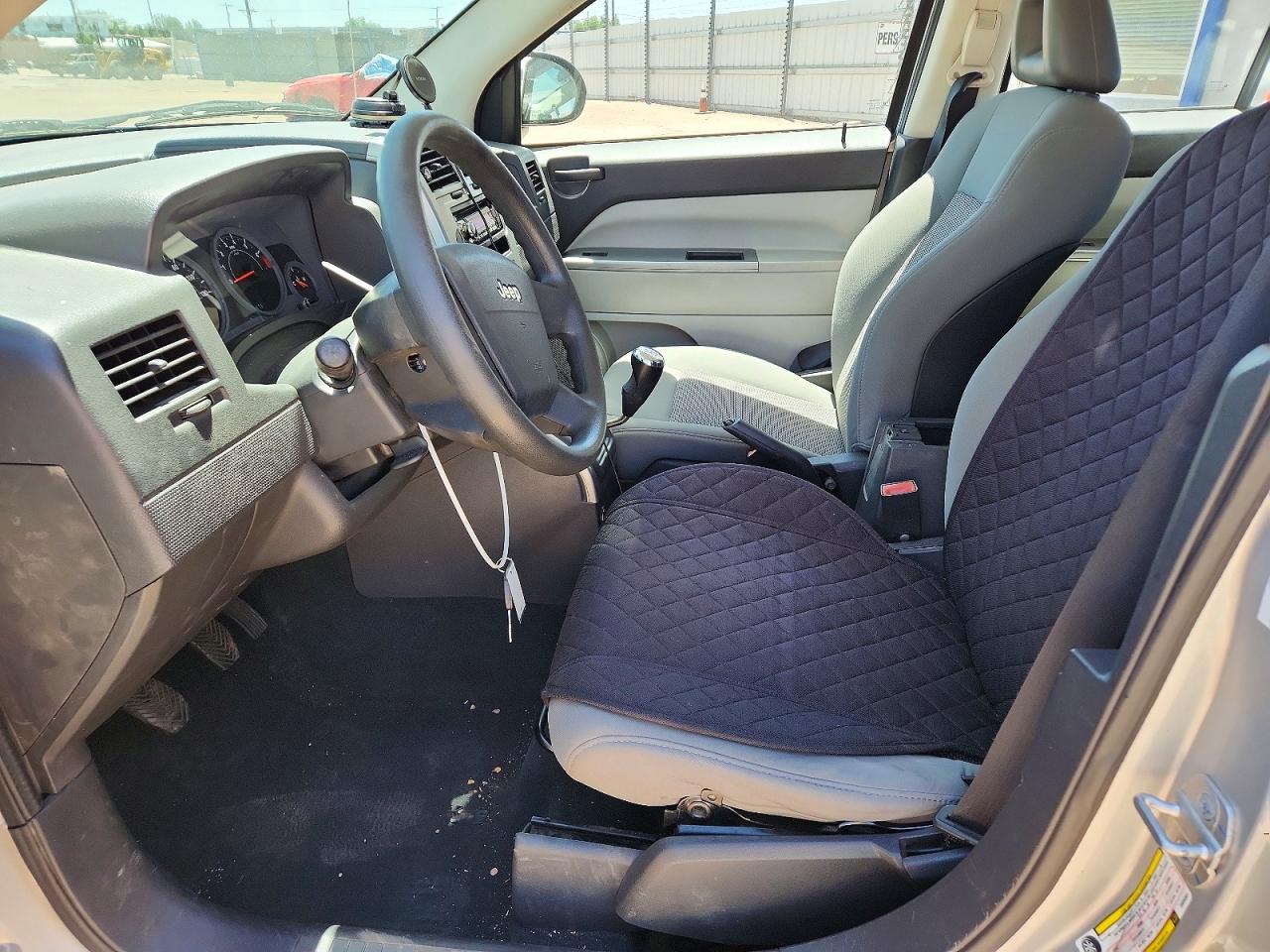 2007 Jeep Compass Silver vin: 1J8FF47W07D204061