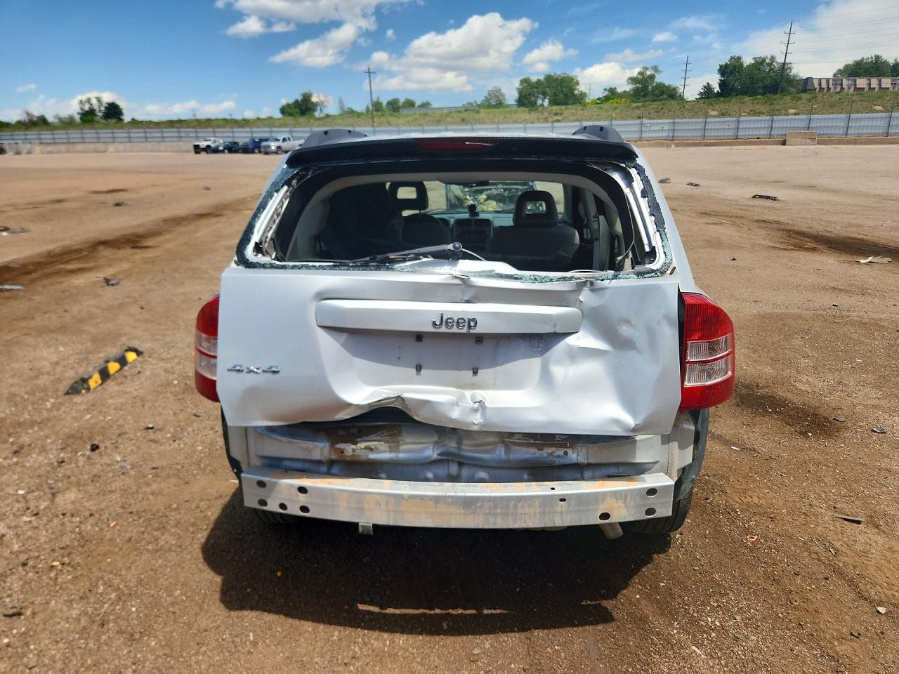2007 Jeep Compass Silver vin: 1J8FF47W07D204061