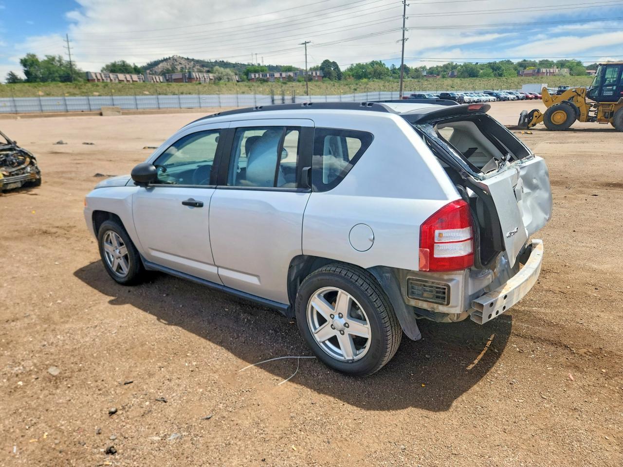 2007 Jeep Compass Silver vin: 1J8FF47W07D204061