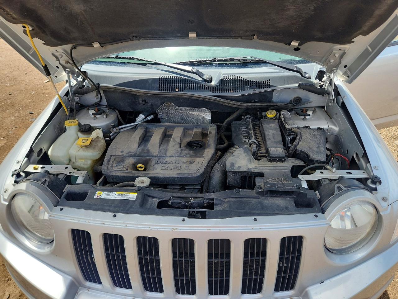 2007 Jeep Compass Silver vin: 1J8FF47W07D204061